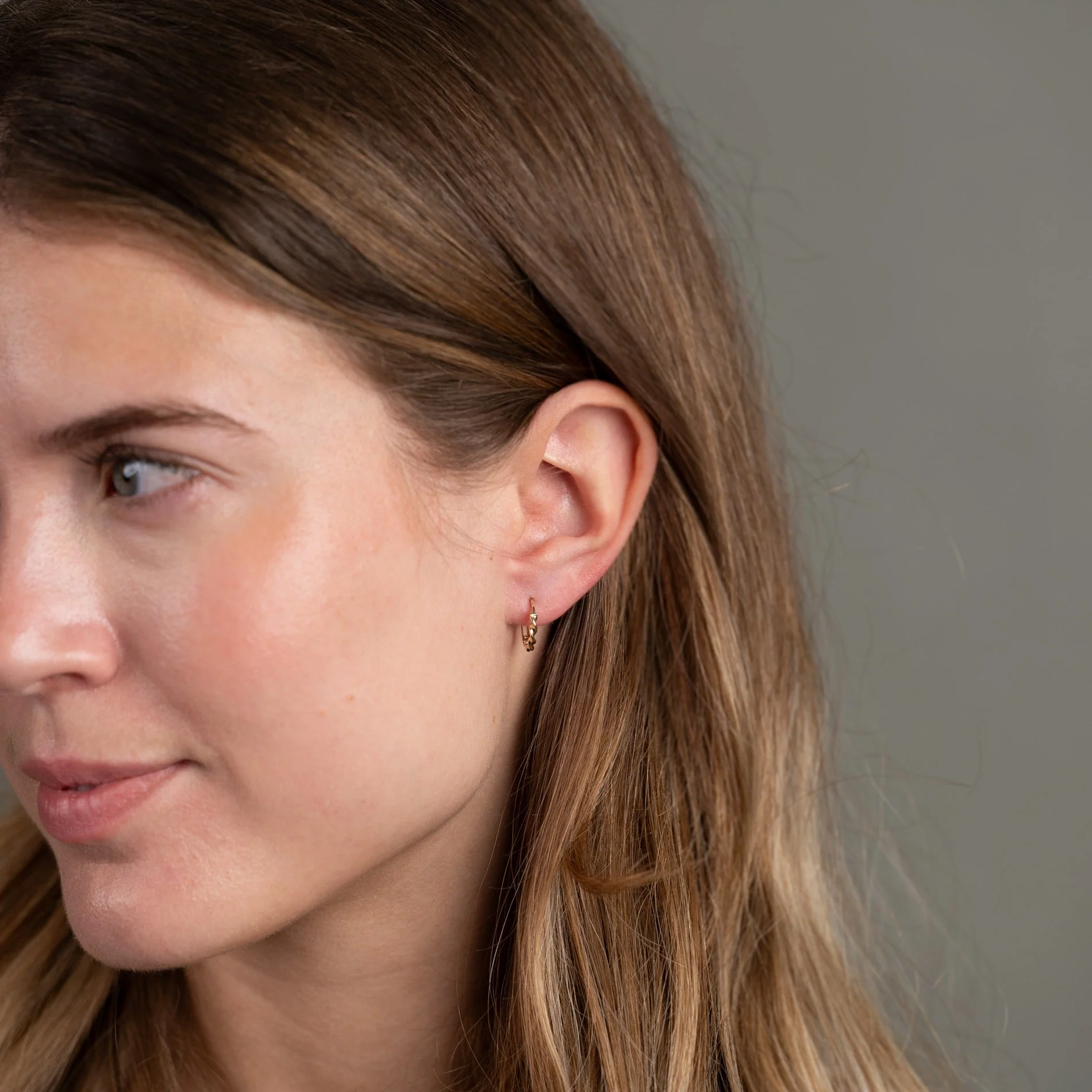 ADELIE SOLID GOLD CREOL EARRING - Image 7