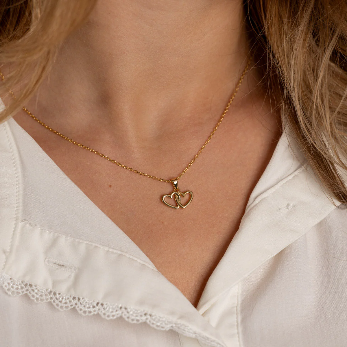 ADORA GOLDEN PENDANT - Image 3
