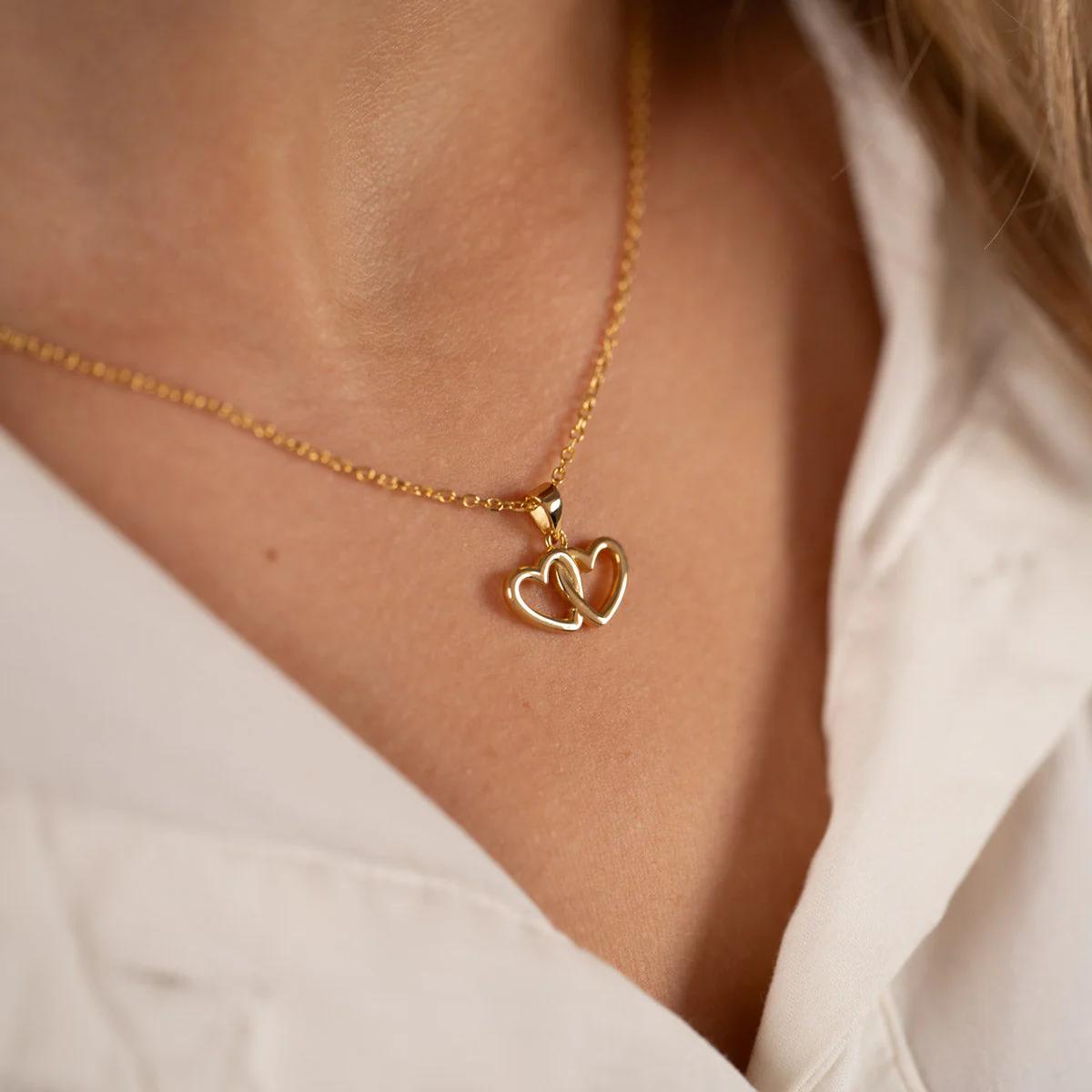 ADORA GOLDEN PENDANT - Image 7