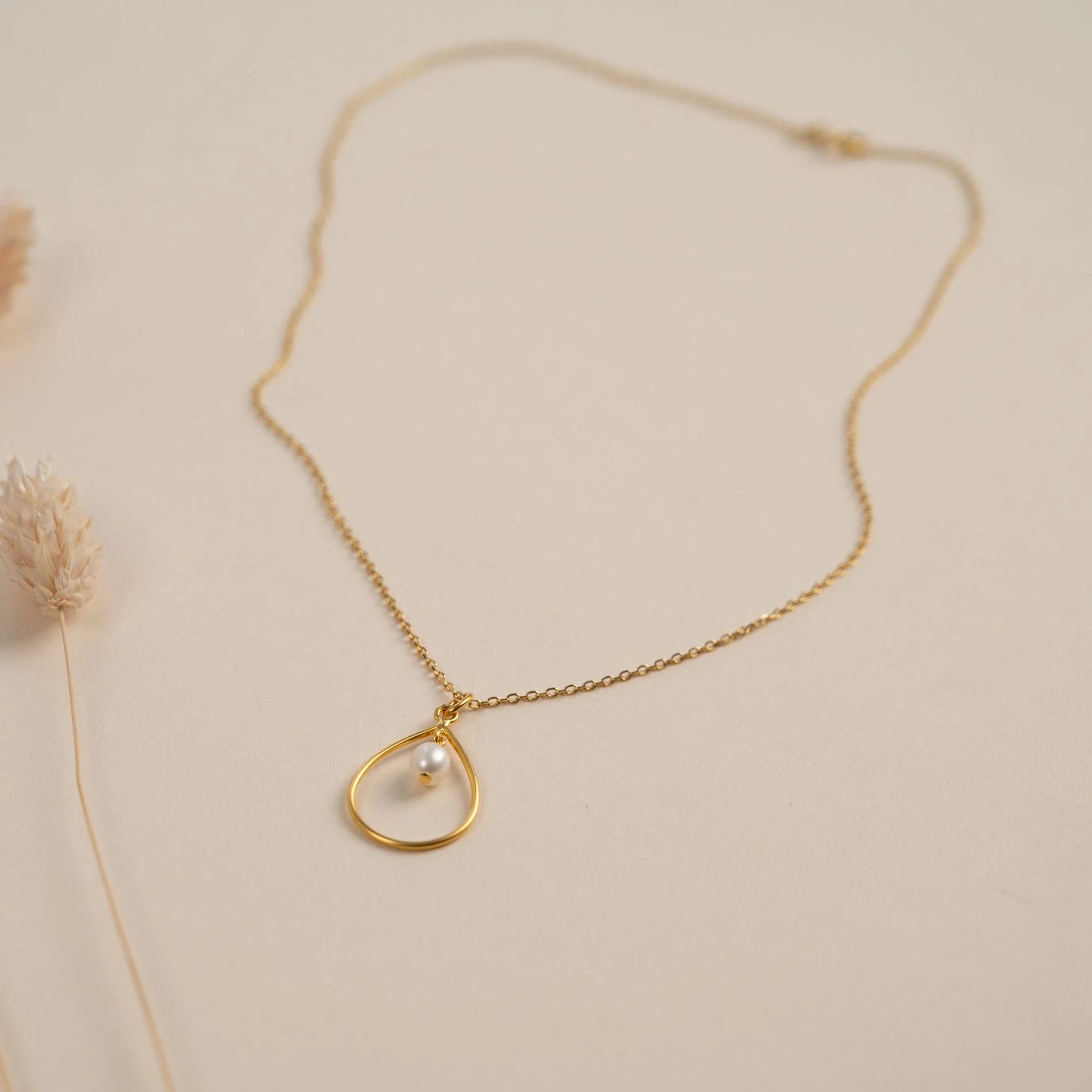 ALEXANDRA PEARL GOLDEN PENDANT - Image 3