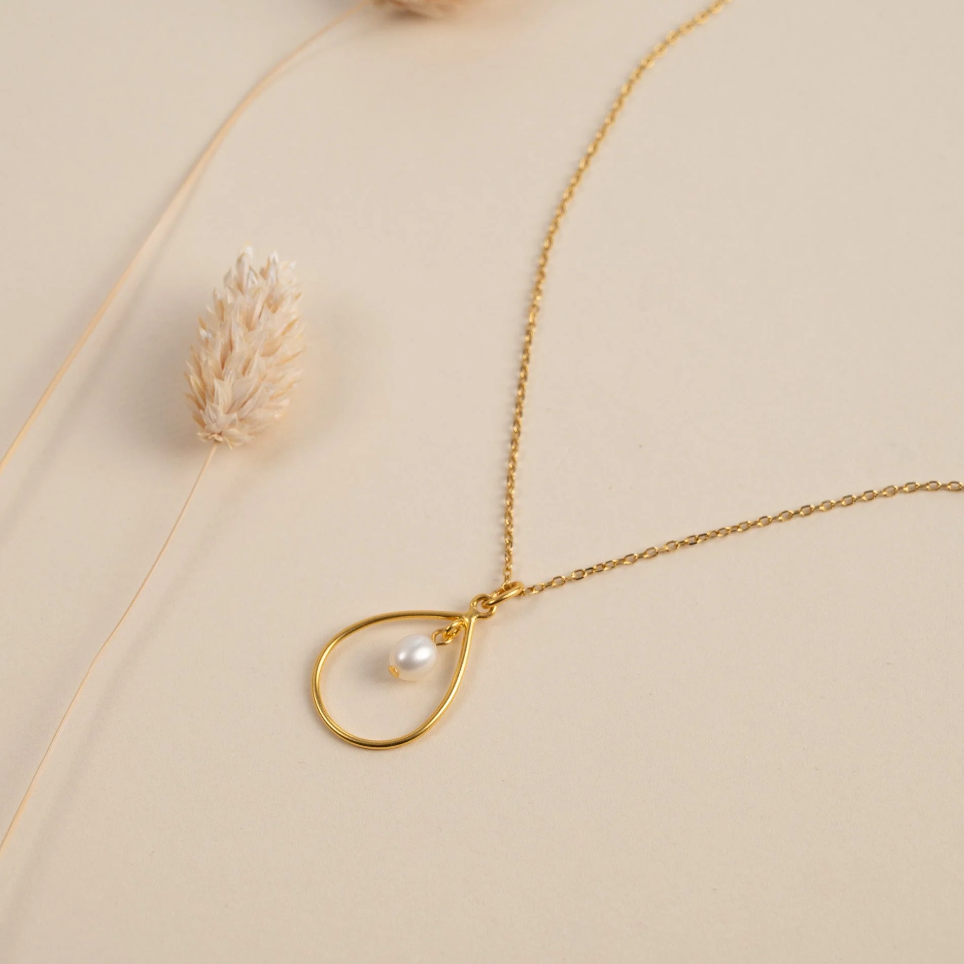 ALEXANDRA PEARL GOLDEN PENDANT - Image 5