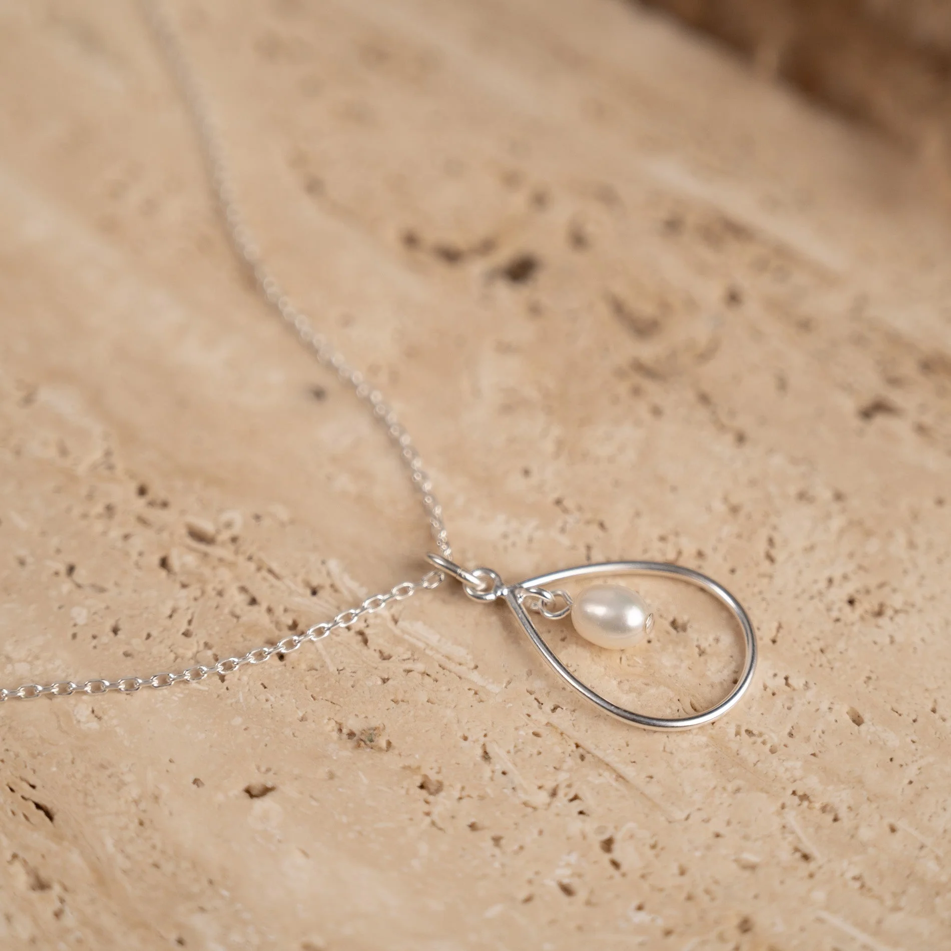 ALEXANDRA PEARL SILVER PENDANT - Image 3