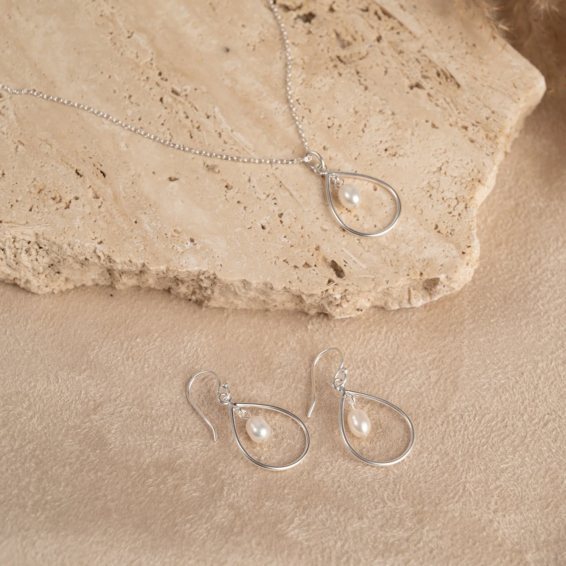 ALEXANDRA PEARL SILVER PENDANT - Image 6