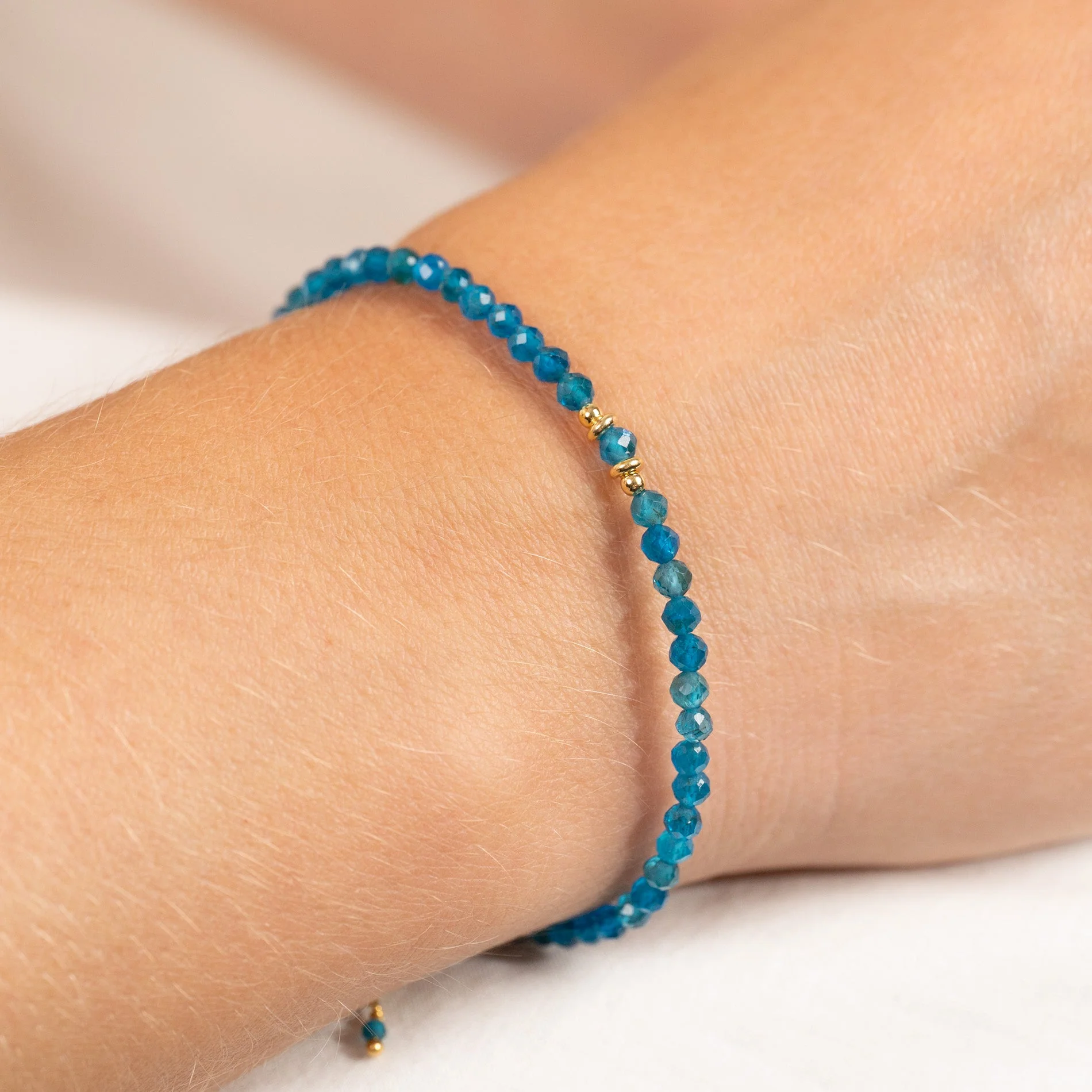ALINA BLUE APATITE GOLDEN BRACELET - Image 4