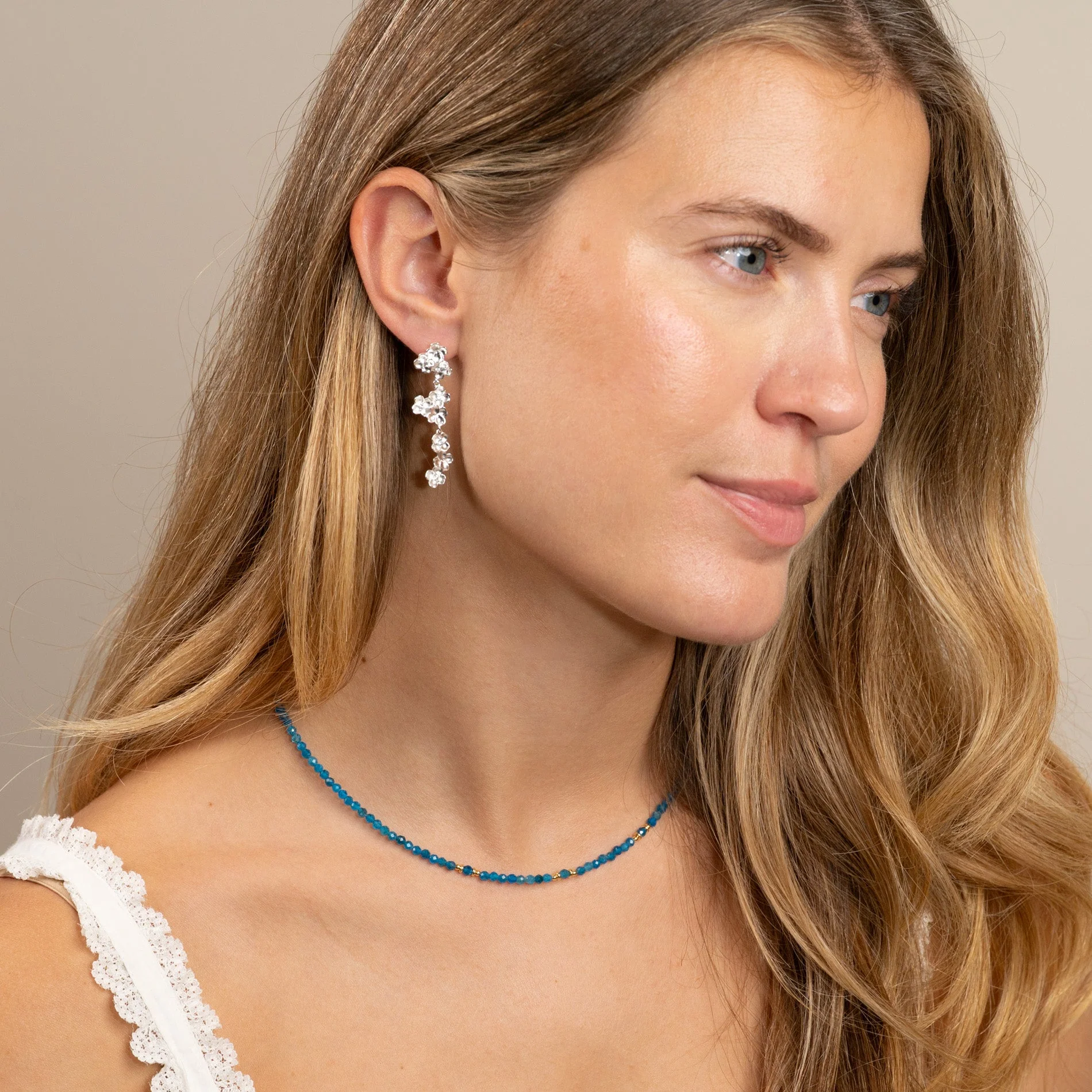 ALINA BLUE APATITE GOLDEN NECKLACE - Image 4