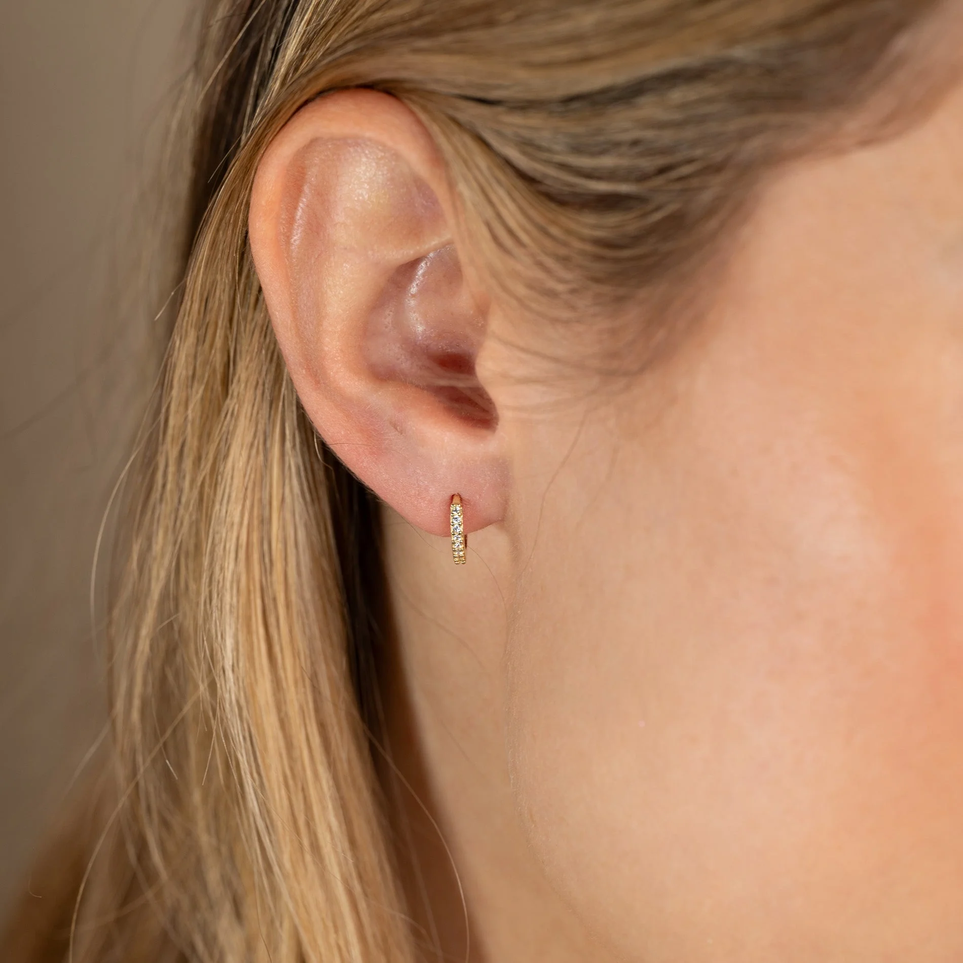 ALISSA CRYSTAL SOLID GOLD CREOL EARRING - 10mm - Image 4