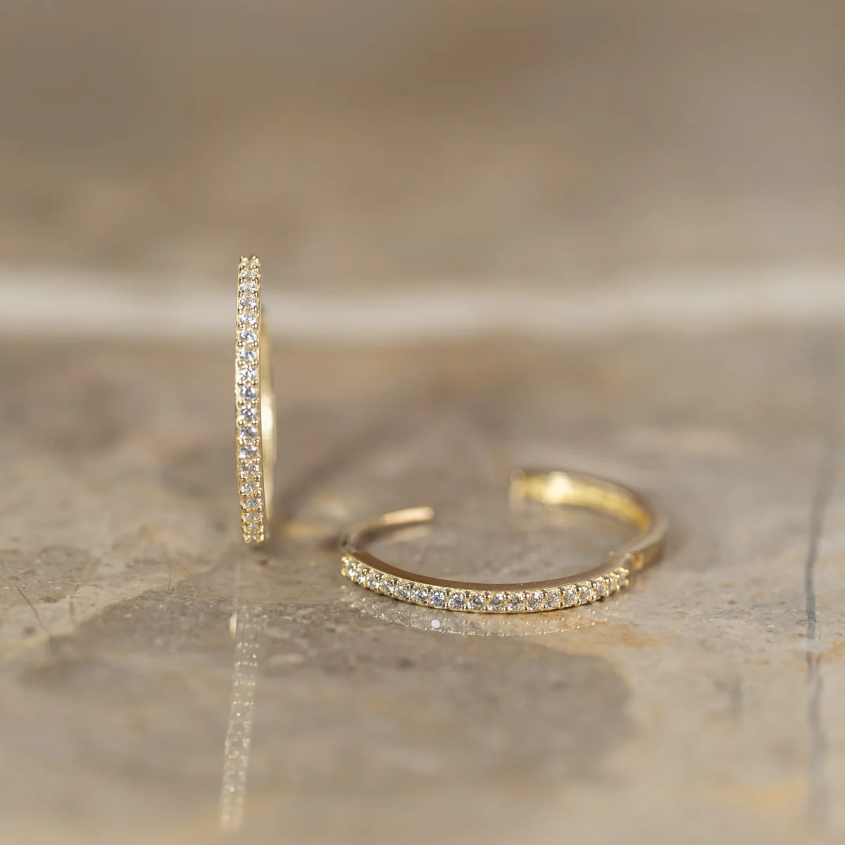 ALISSA CRYSTAL SOLID GOLD CREOL EARRING - 18mm