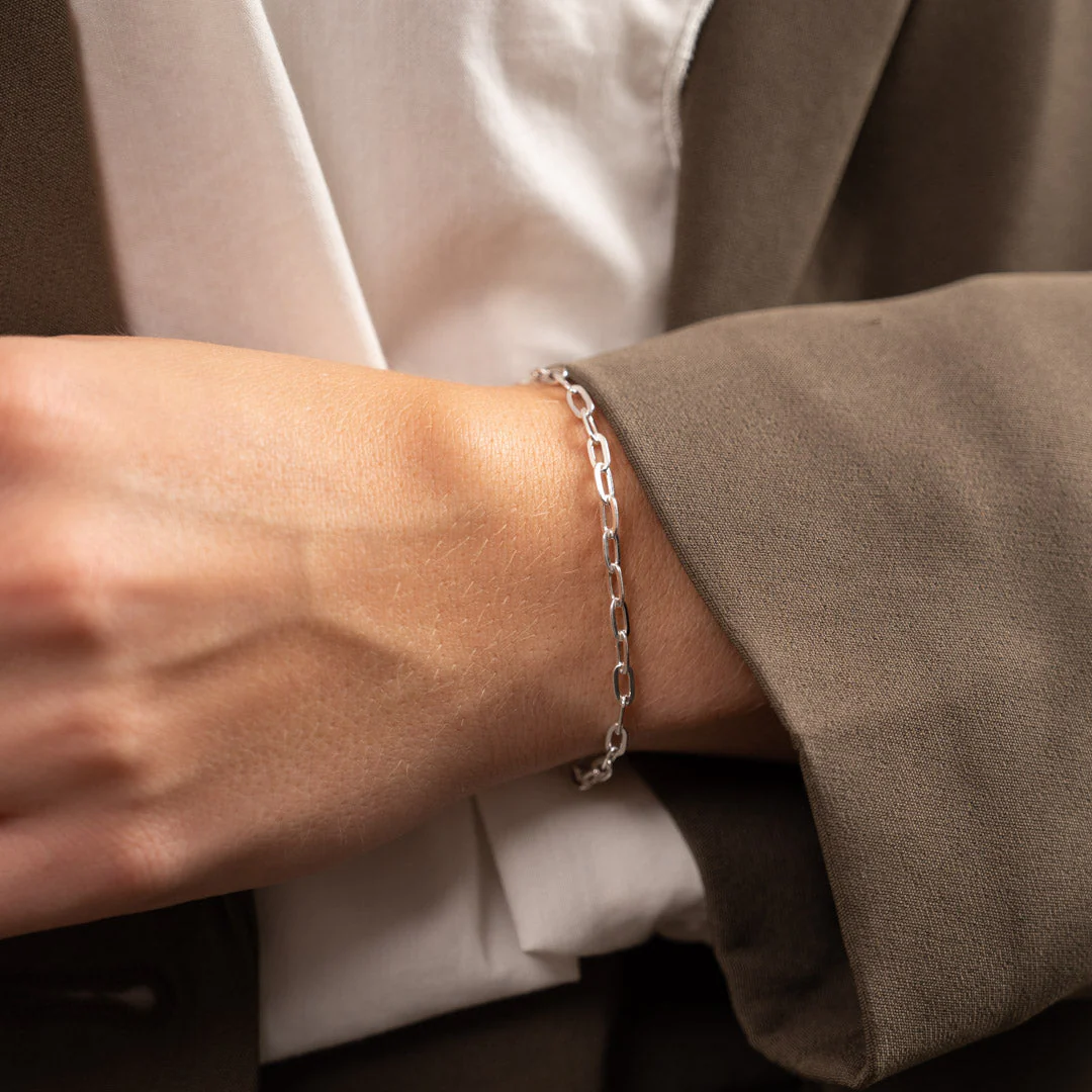 ALMA MEDIUM LINK SILVER BRACELET - Image 4