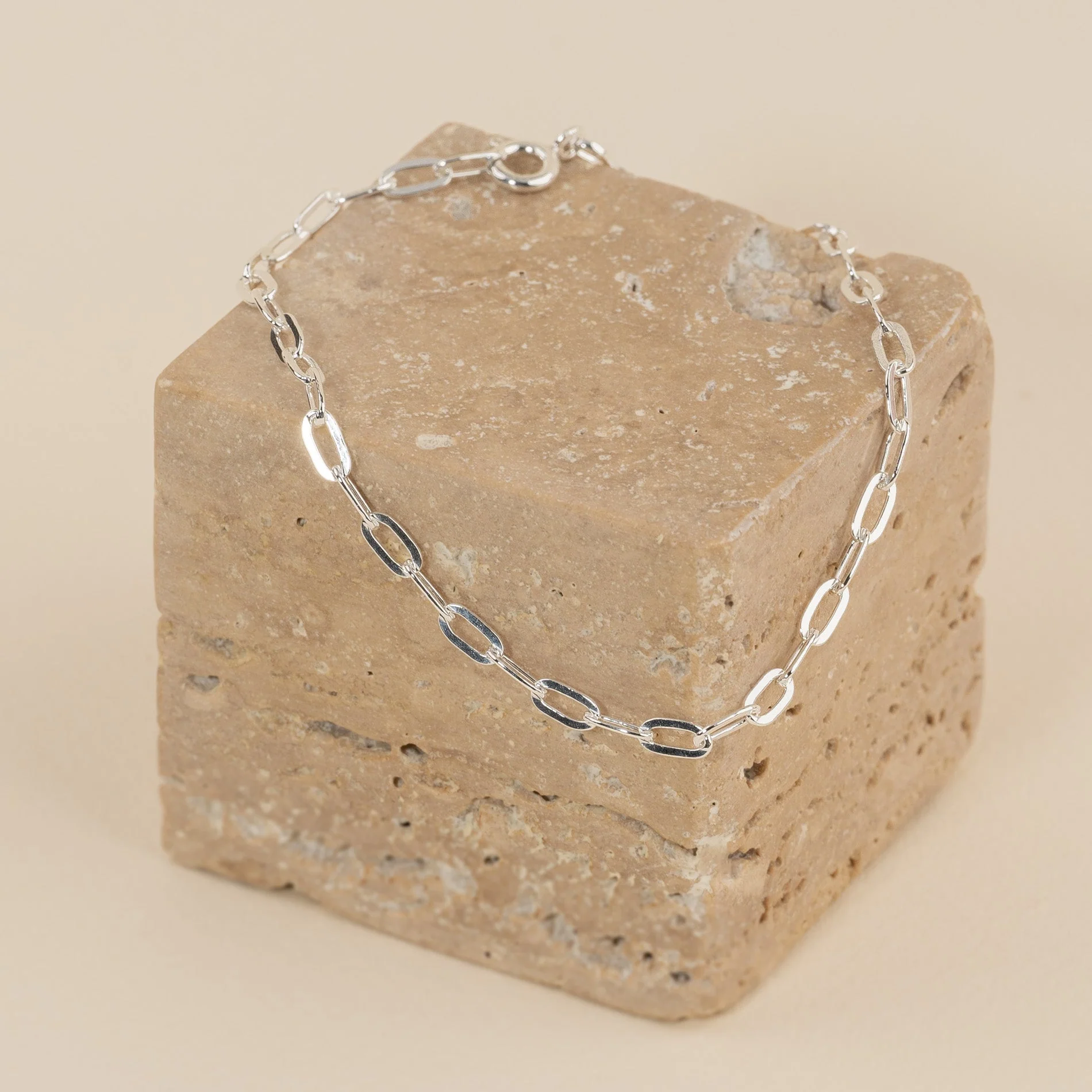 ALMA MEDIUM LINK SILVER BRACELET - Image 6