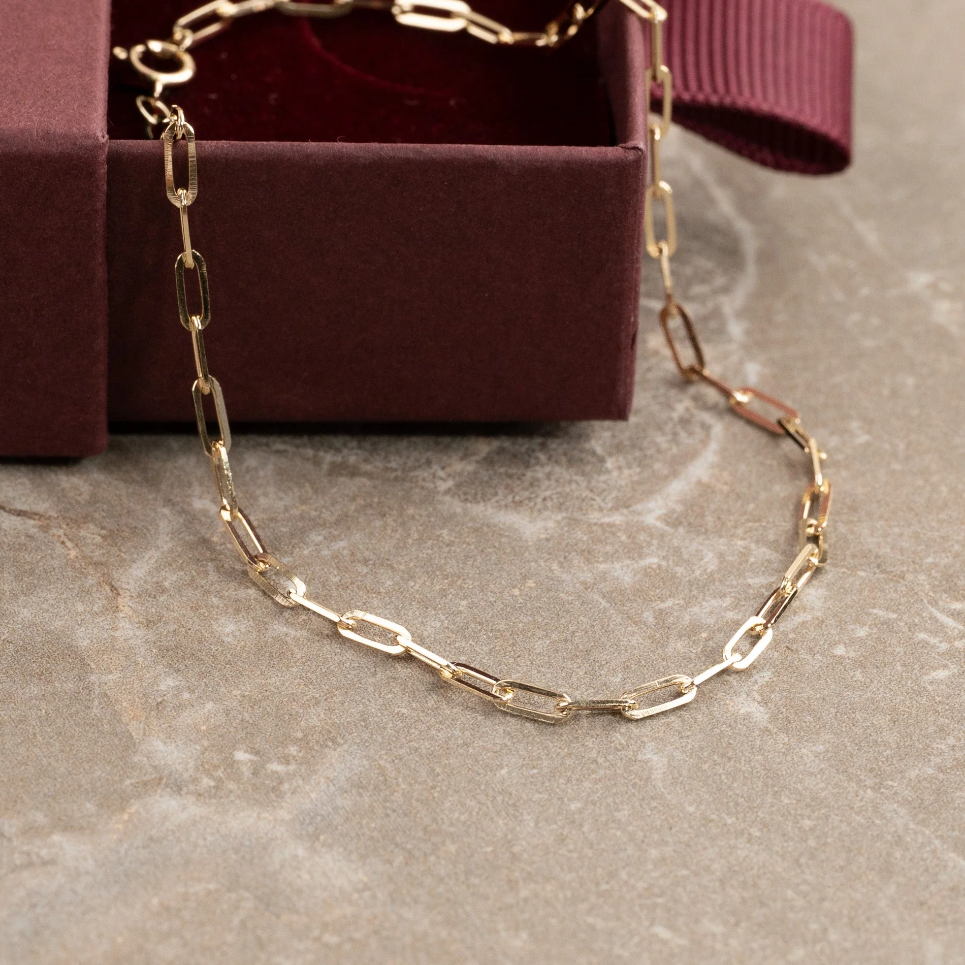 ALMA MEDIUM SOLID GOLD BRACELET - Image 2