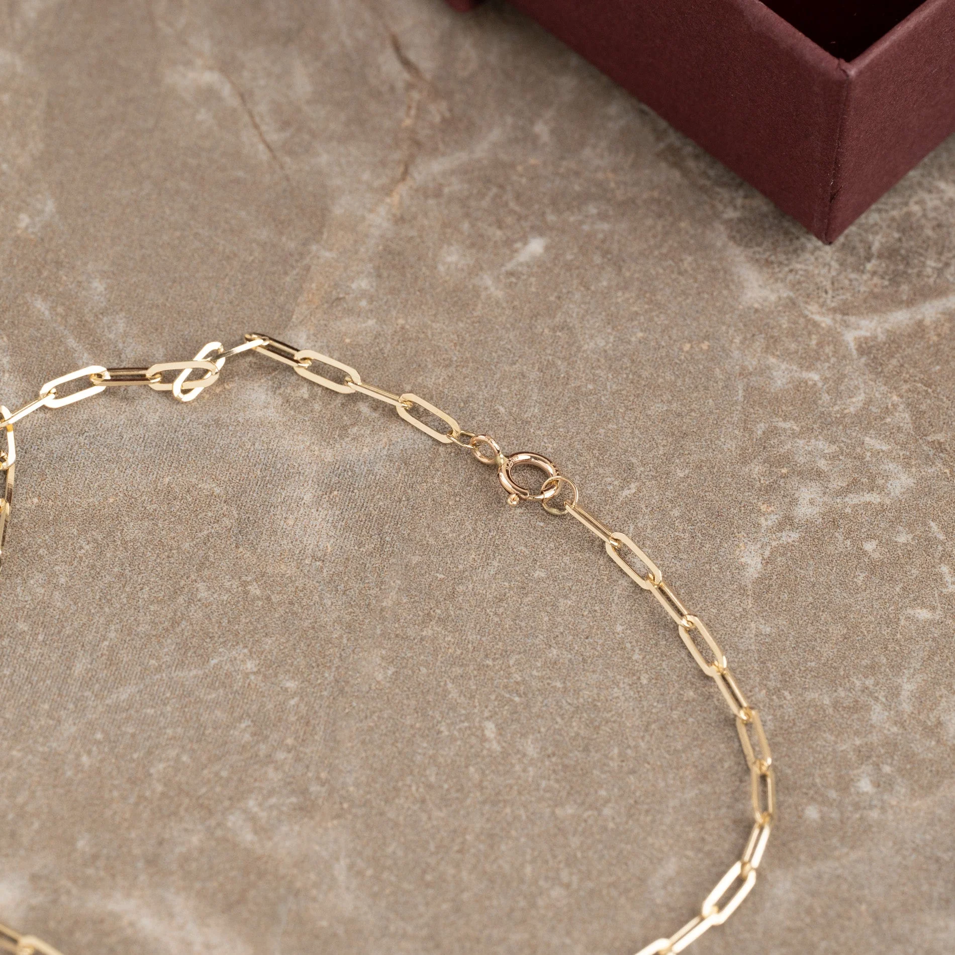 ALMA MEDIUM SOLID GOLD BRACELET - Image 8
