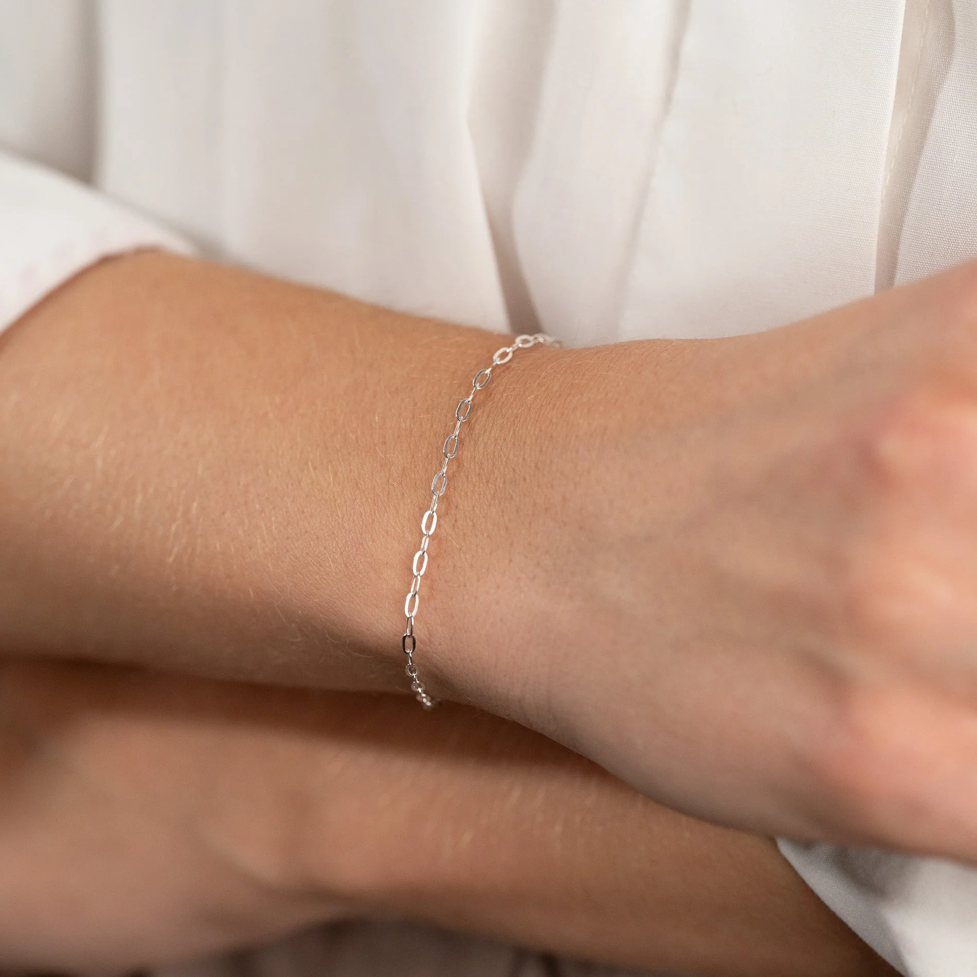 ALMA SMALL LINK SILVER BRACELET - Image 3
