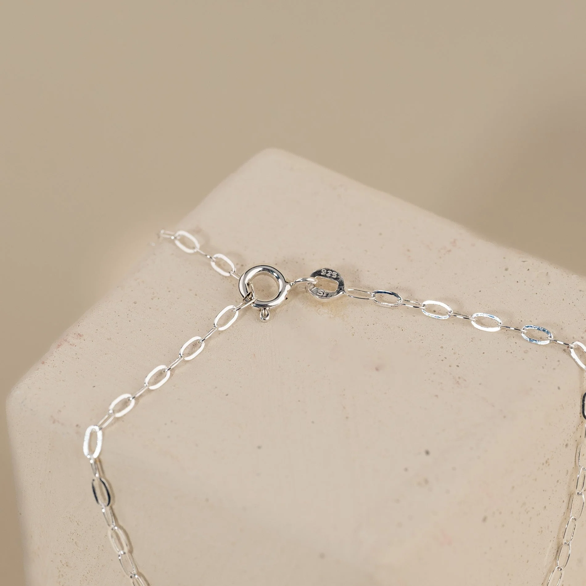 ALMA SMALL LINK SILVER BRACELET - Image 5