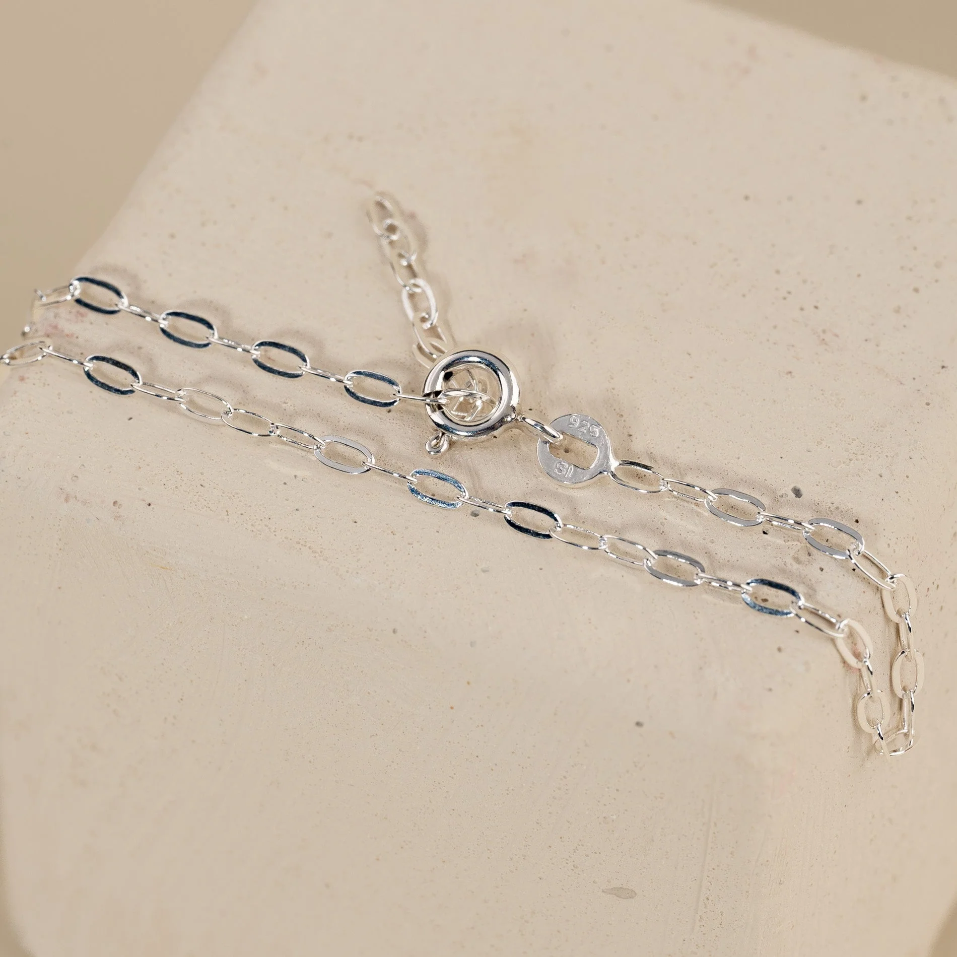 ALMA SMALL LINK SILVER BRACELET - Image 6