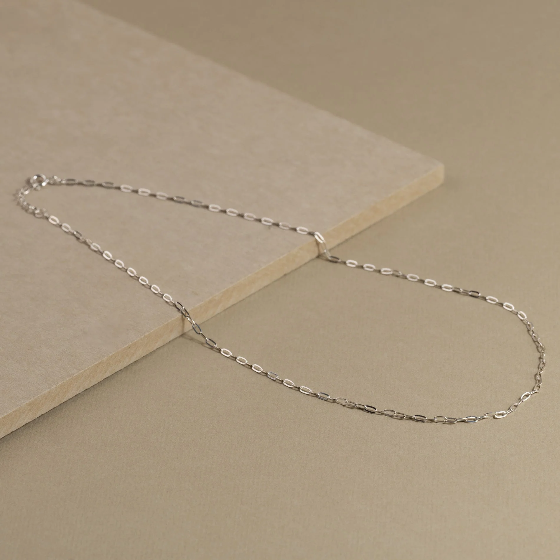 ALMA SMALL LINK SILVER CHAIN - Image 6