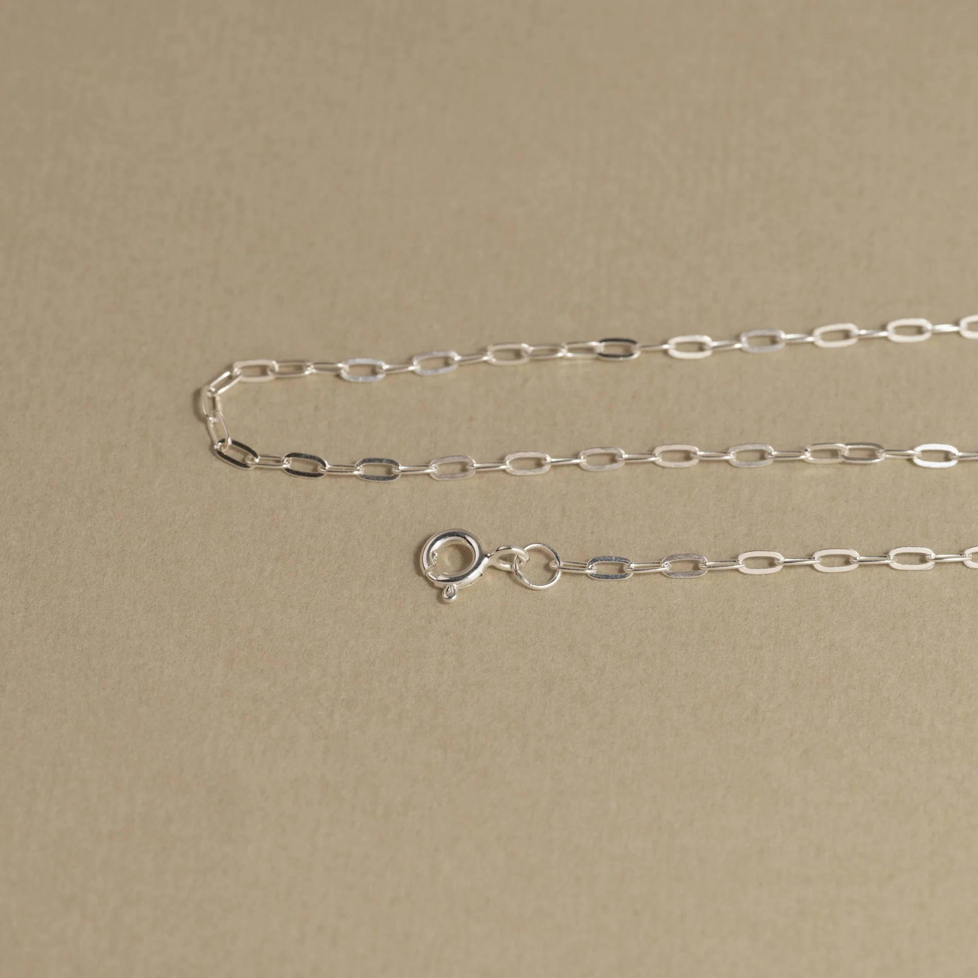 ALMA SMALL LINK SILVER CHAIN - Image 8
