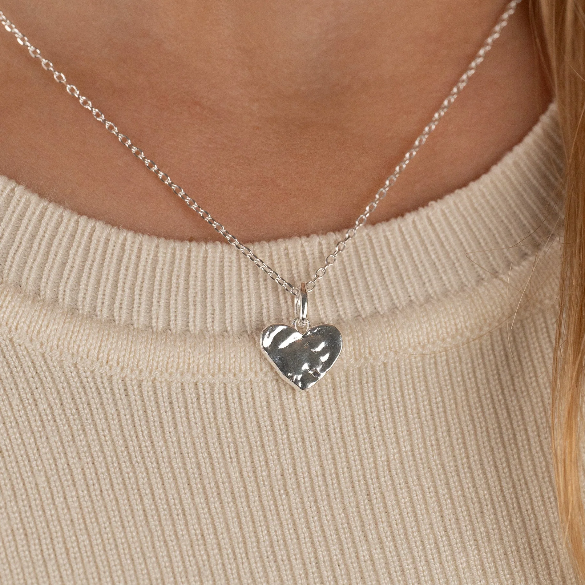 AMABEL SILVER PENDANT - Image 3