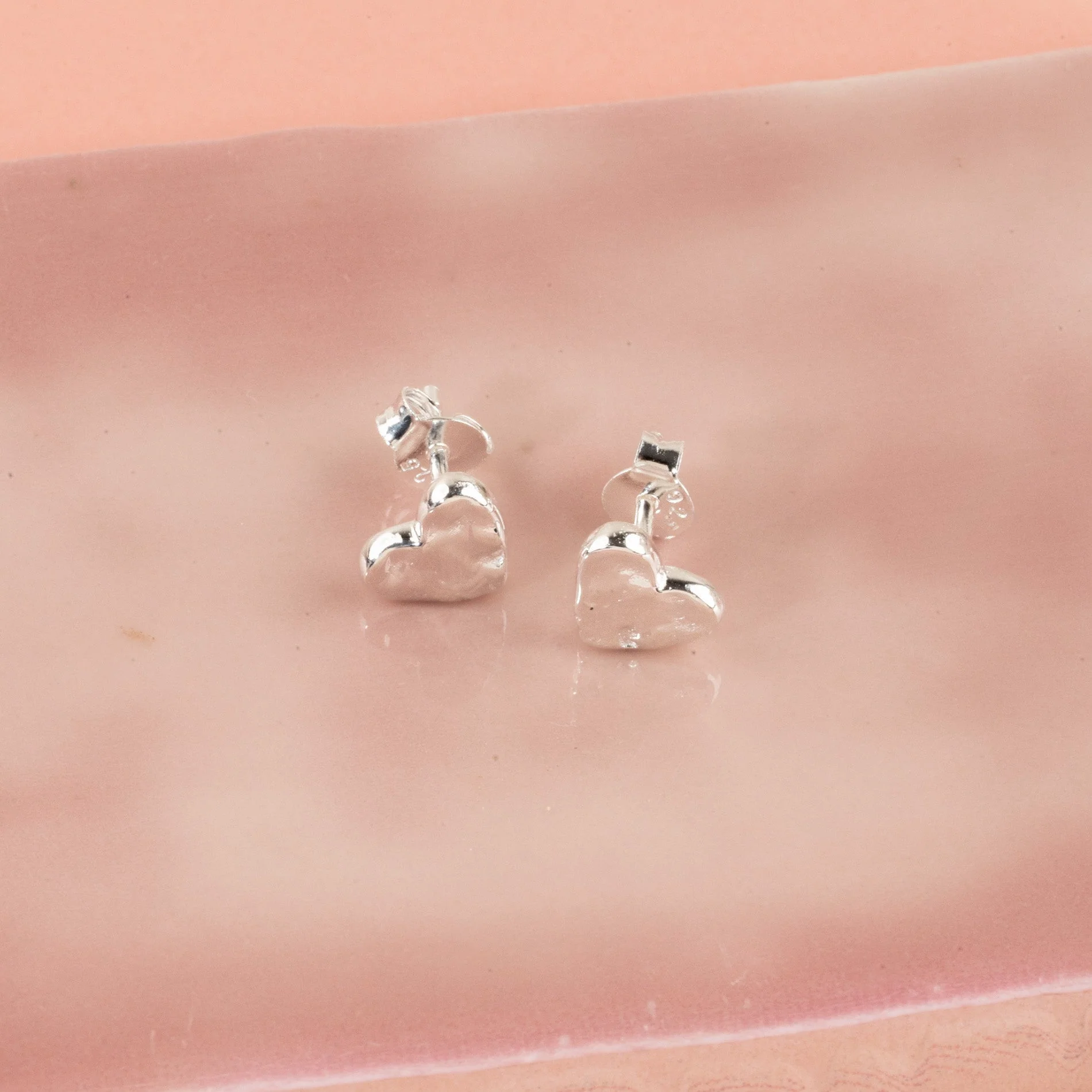 AMABEL SILVER STUD EARRING - Image 3