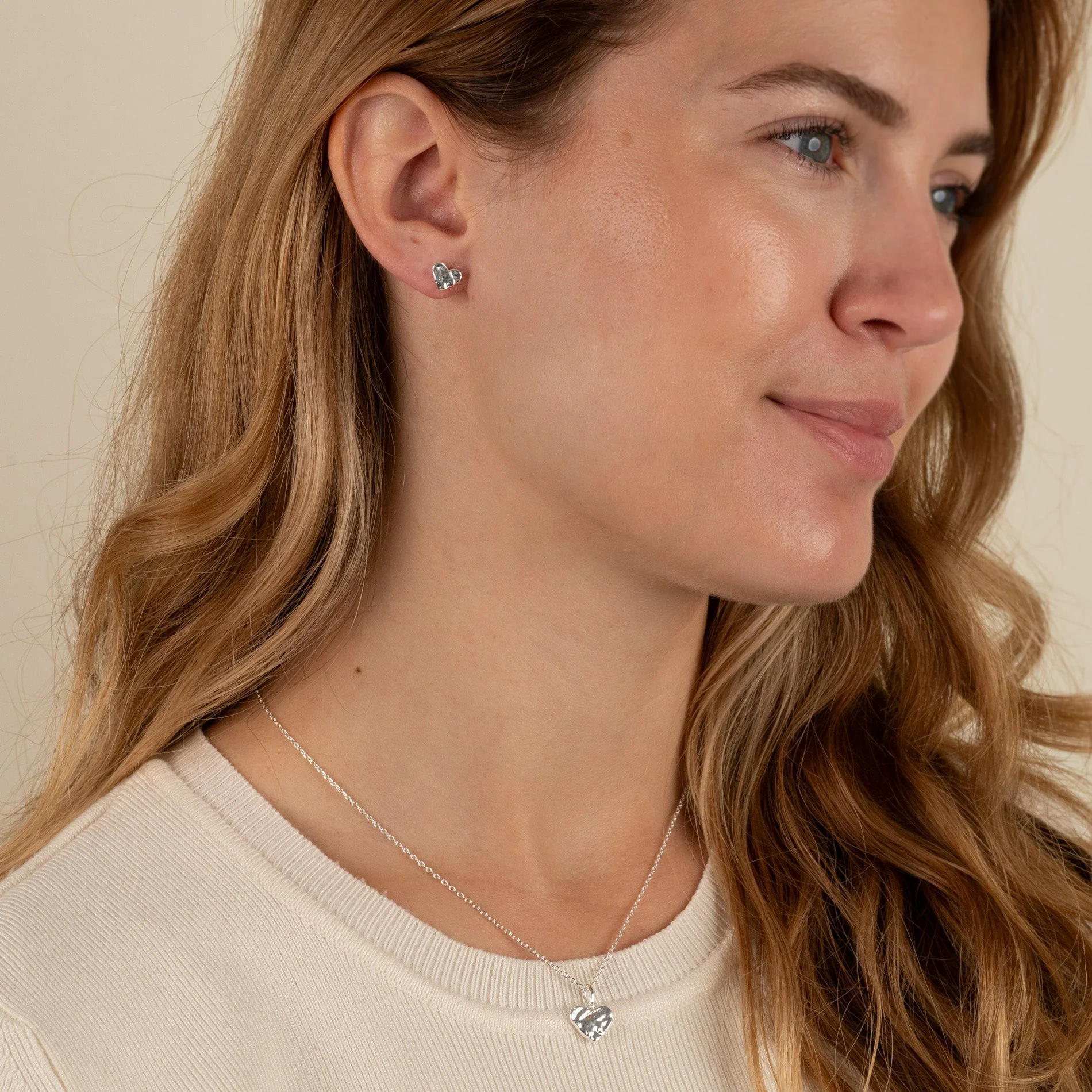 AMABEL SILVER STUD EARRING - Image 6
