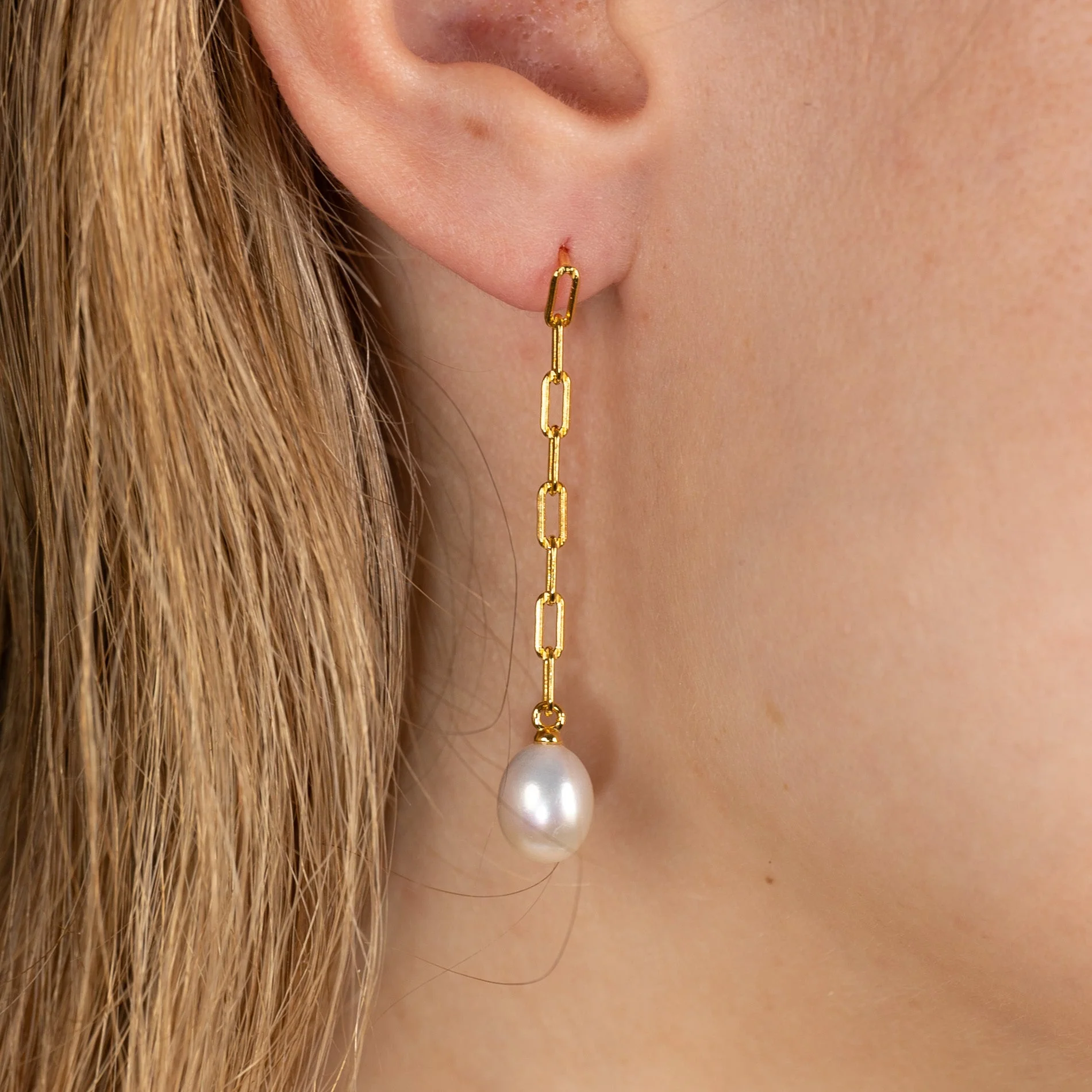 AMALIA PEARL GOLDEN EARRING - Image 2