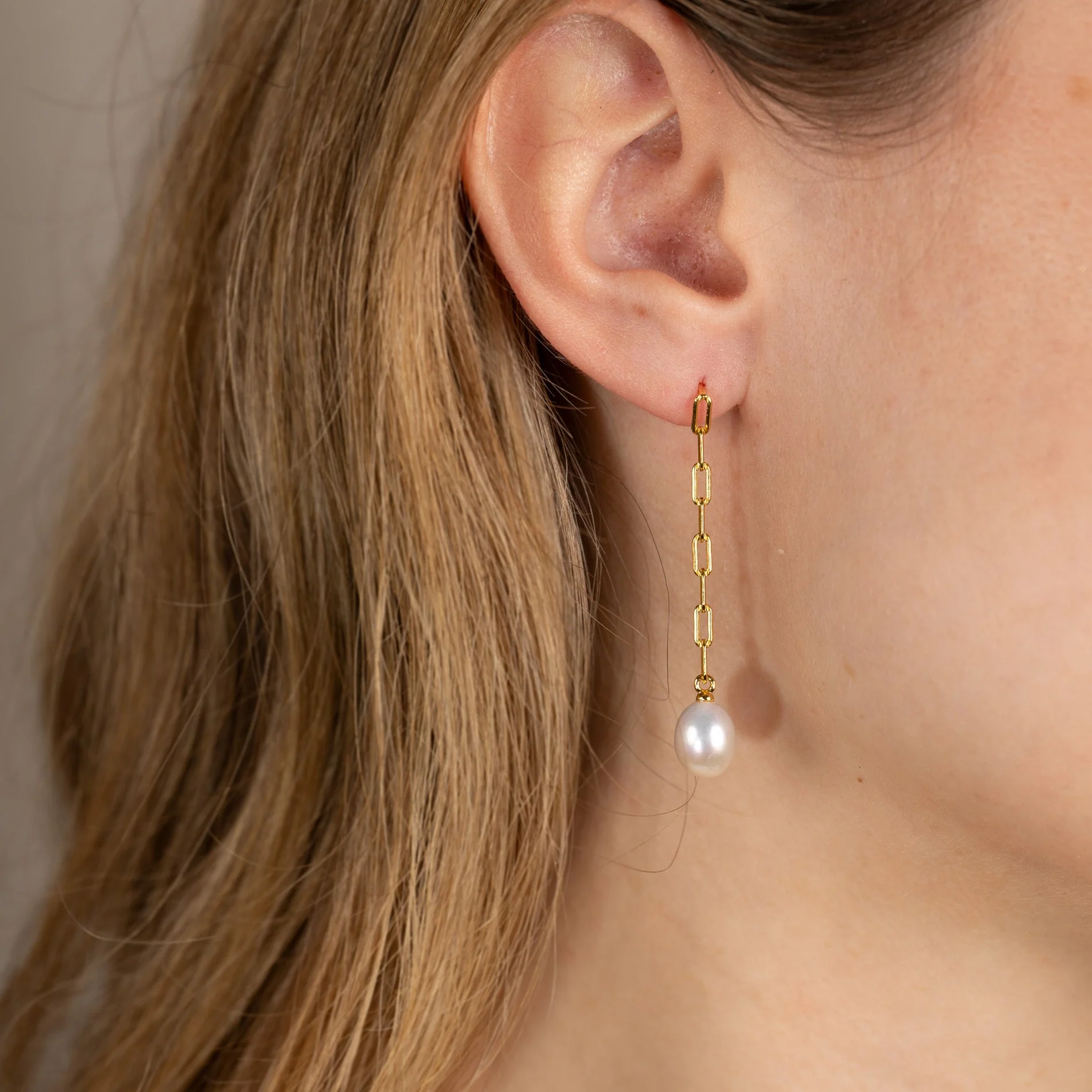 AMALIA PEARL GOLDEN EARRING - Image 4