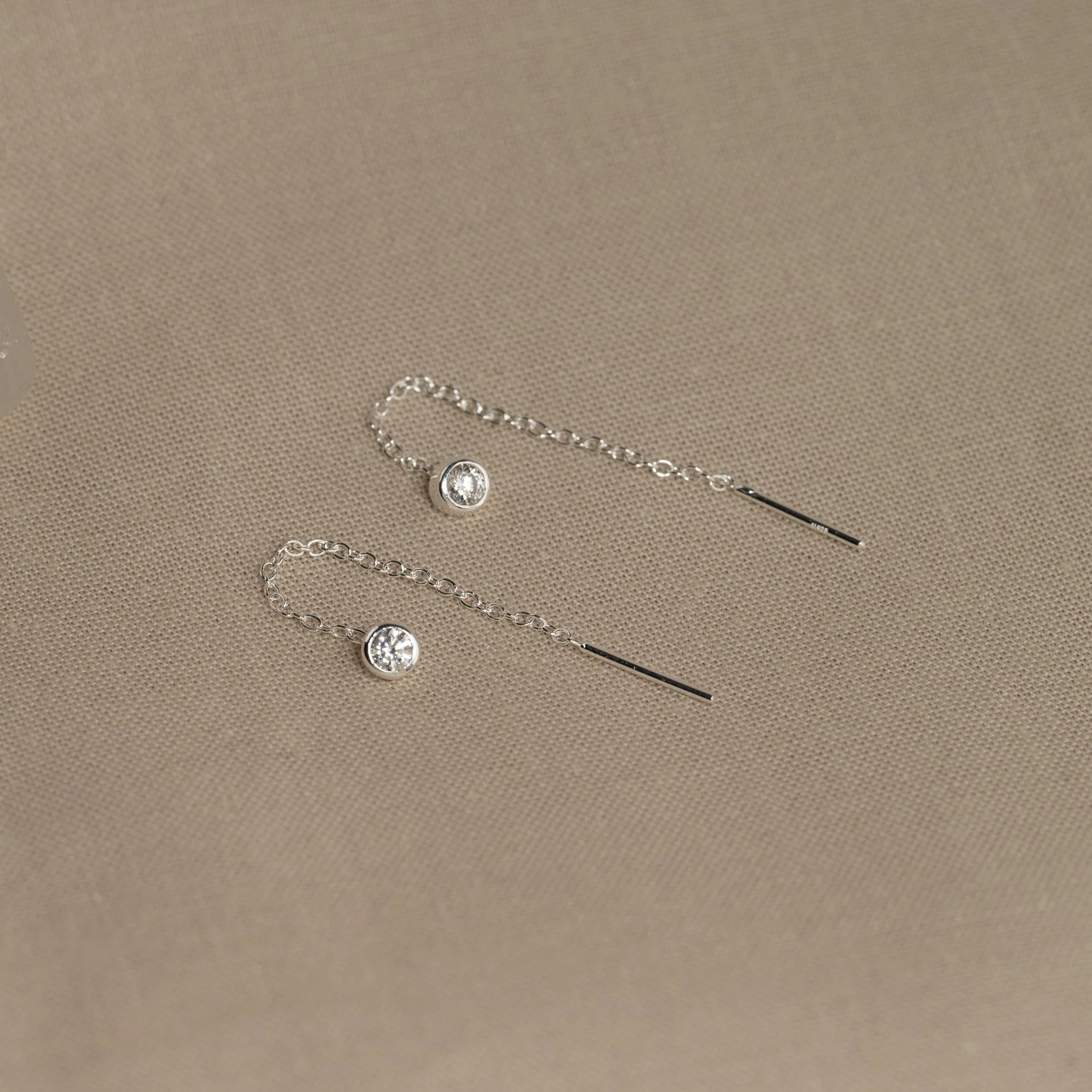AMANDA CRYSTAL SILVER EARRING - Image 2