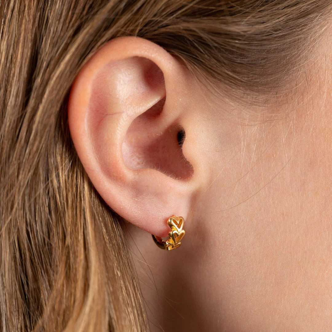 AMARA GOLDEN HUGGIE EARRING - Image 2