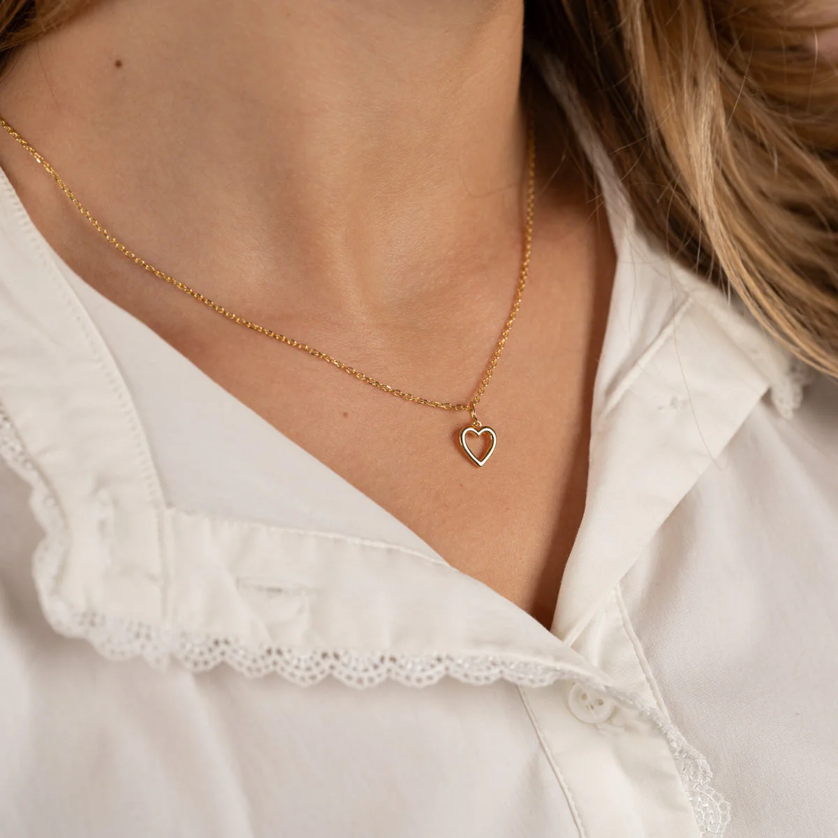 AMARA GOLDEN PENDANT - Image 3