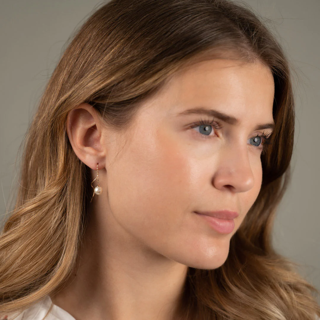 AMELIA PEARL SOLID GOLD EARRING - Image 7
