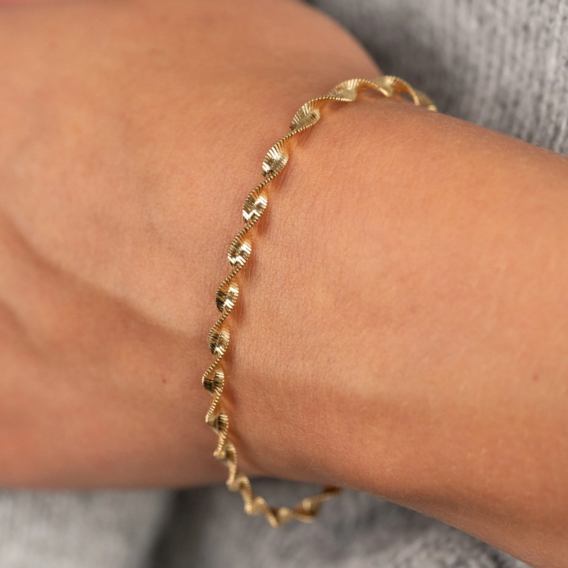 AMIE GOLDEN BRACELET - Image 8