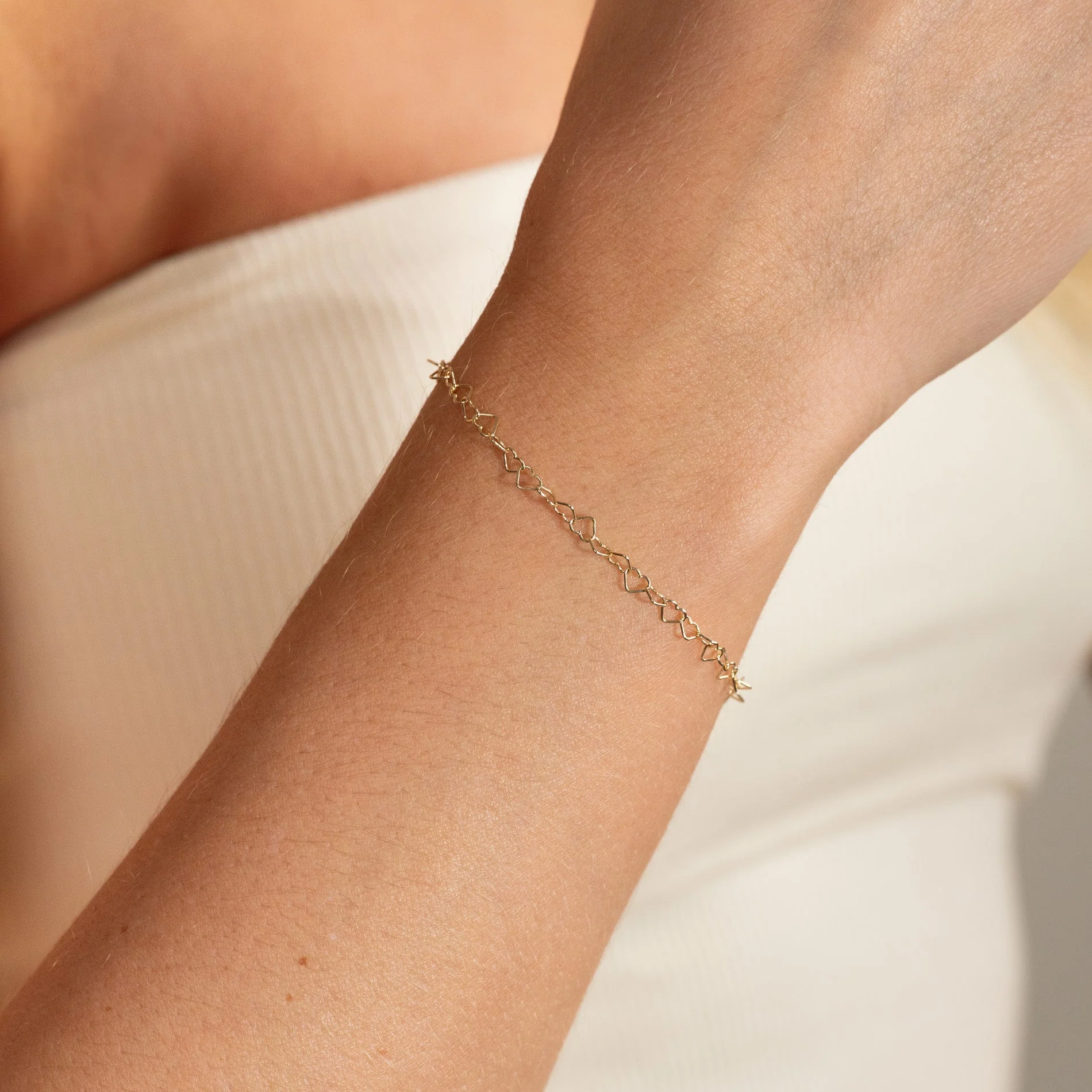 AMIRA GOLDEN BRACELET - Image 3