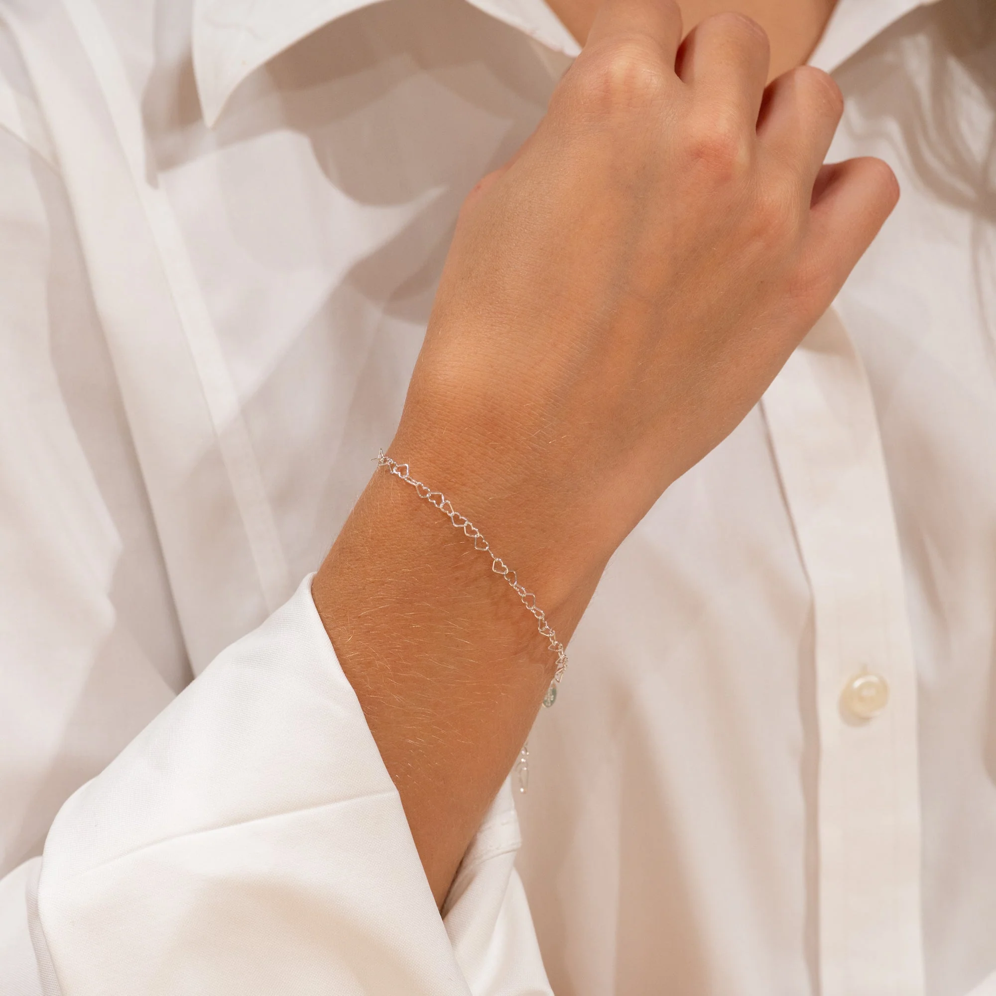 AMIRA SILVER BRACELET - Image 4