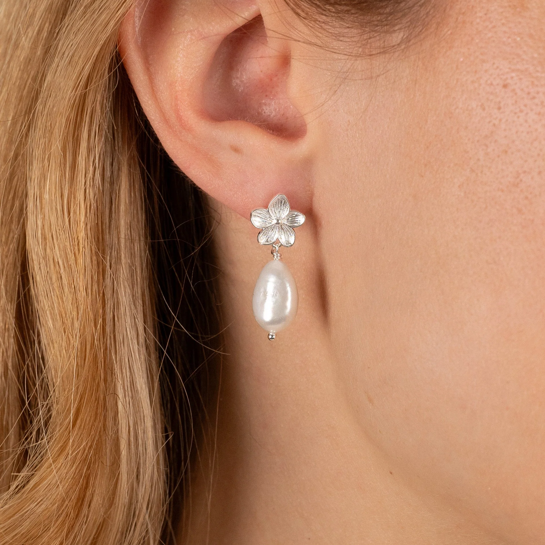 ANE PEARL SILVER EARRING - Image 2