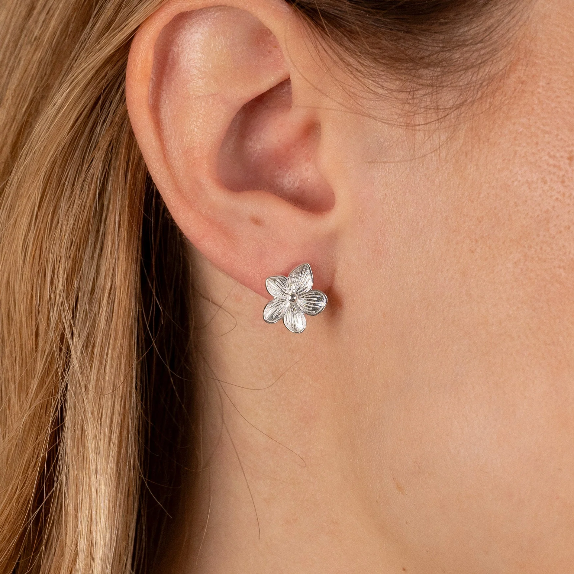 ANE SILVER STUD EARRING - Image 2
