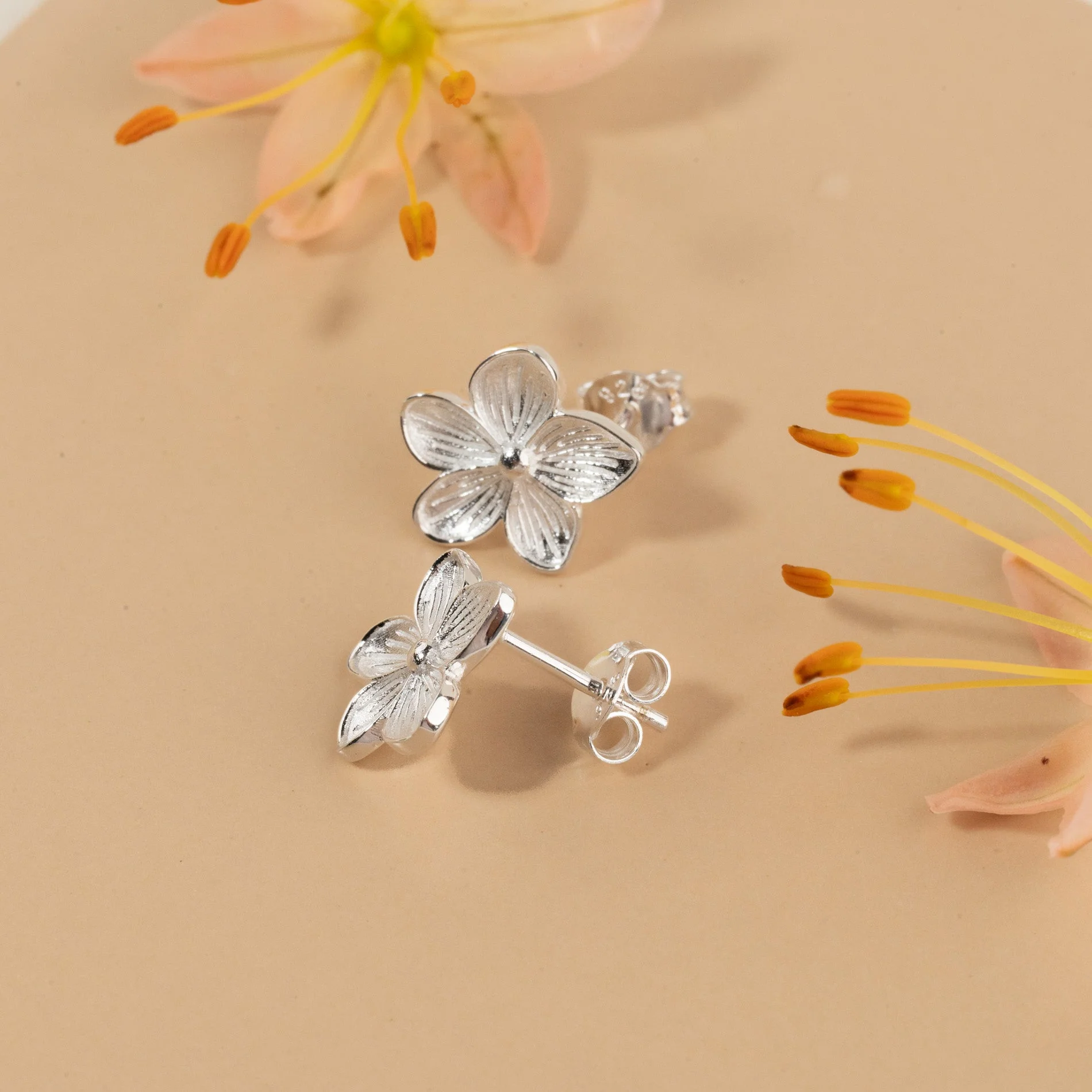 ANE SILVER STUD EARRING - Image 5