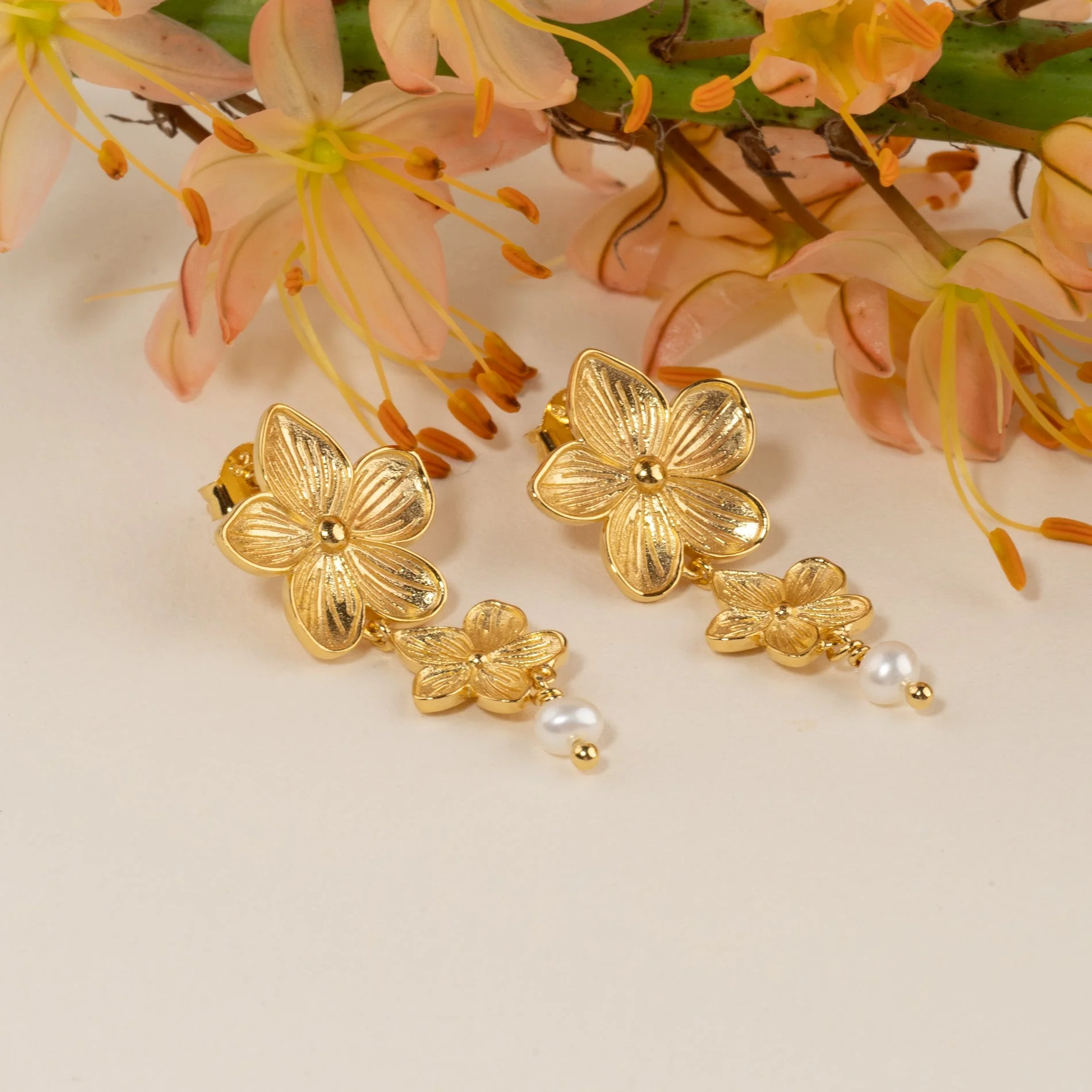 ANEMONE PEARL GOLDEN EARRING - Image 3