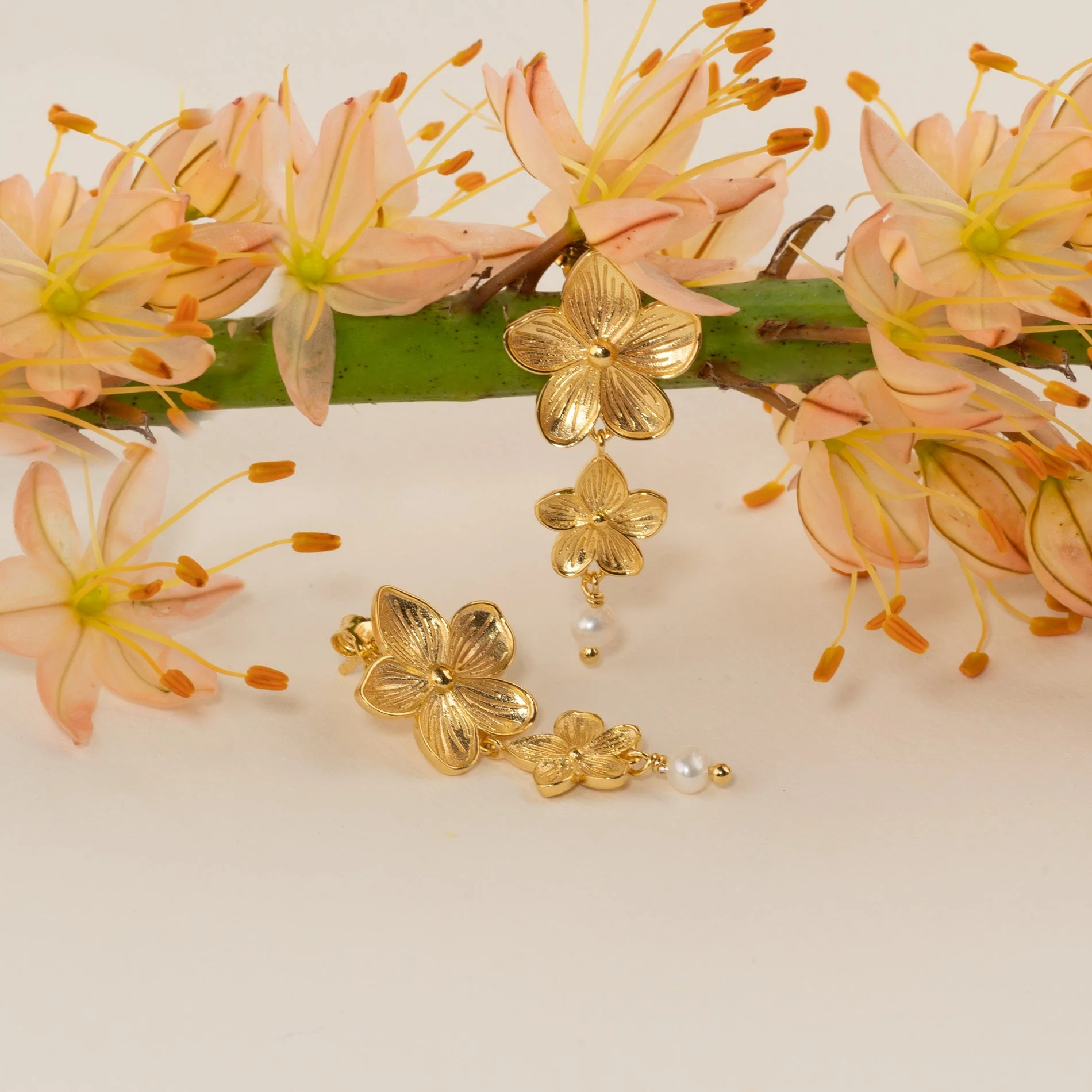 ANEMONE PEARL GOLDEN EARRING - Image 4
