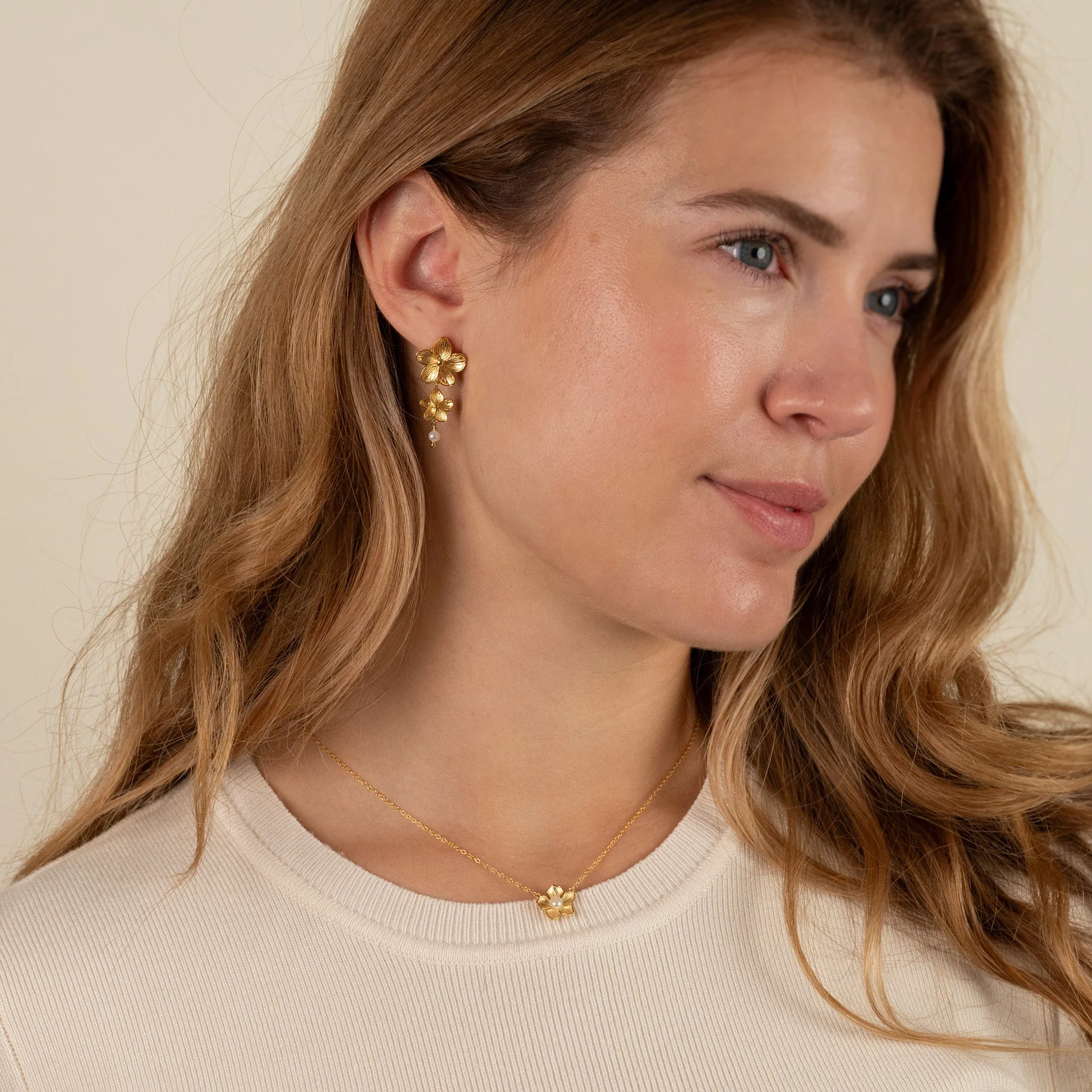 ANEMONE PEARL GOLDEN EARRING - Image 9