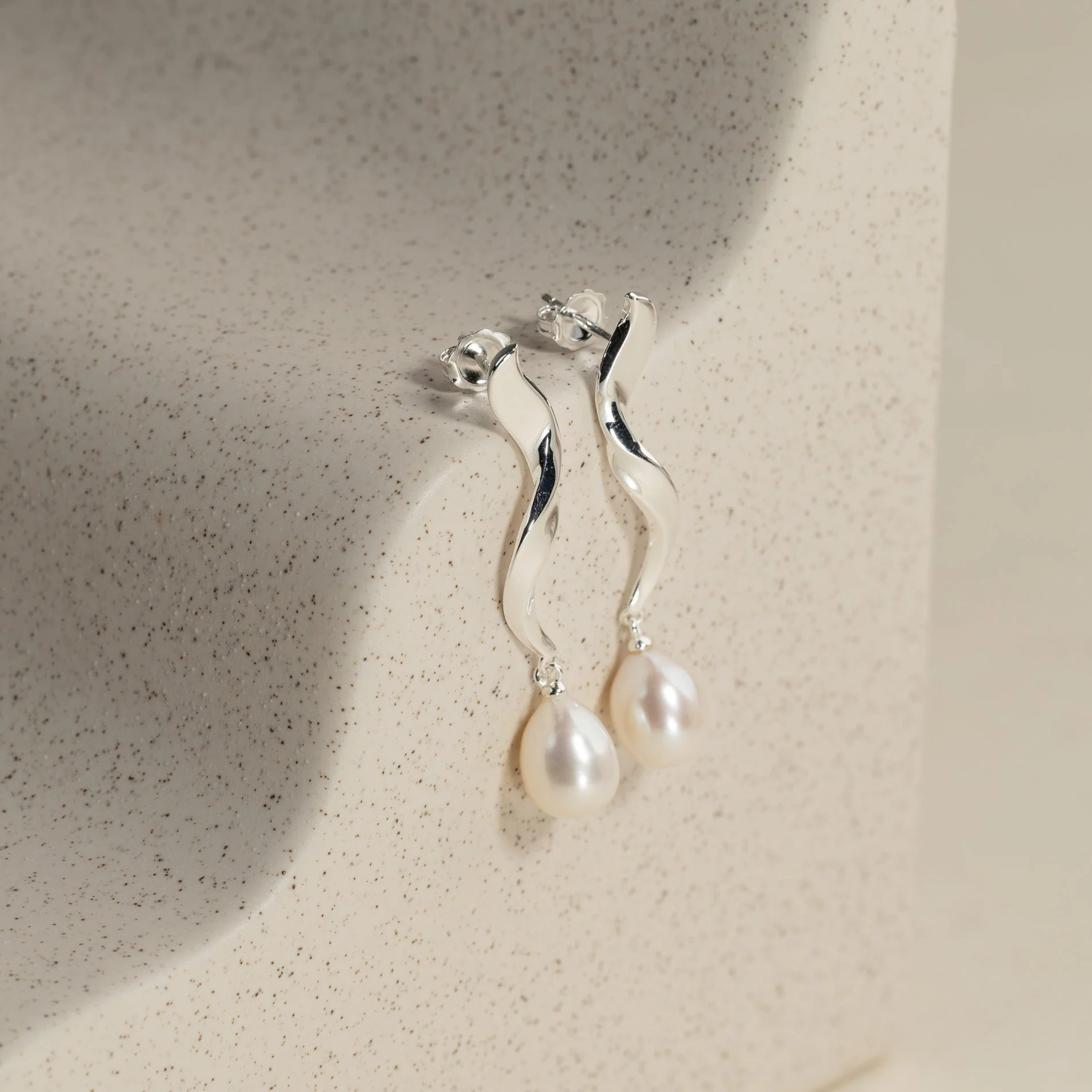 ANJA PEARL SILVER EARRING - Image 2