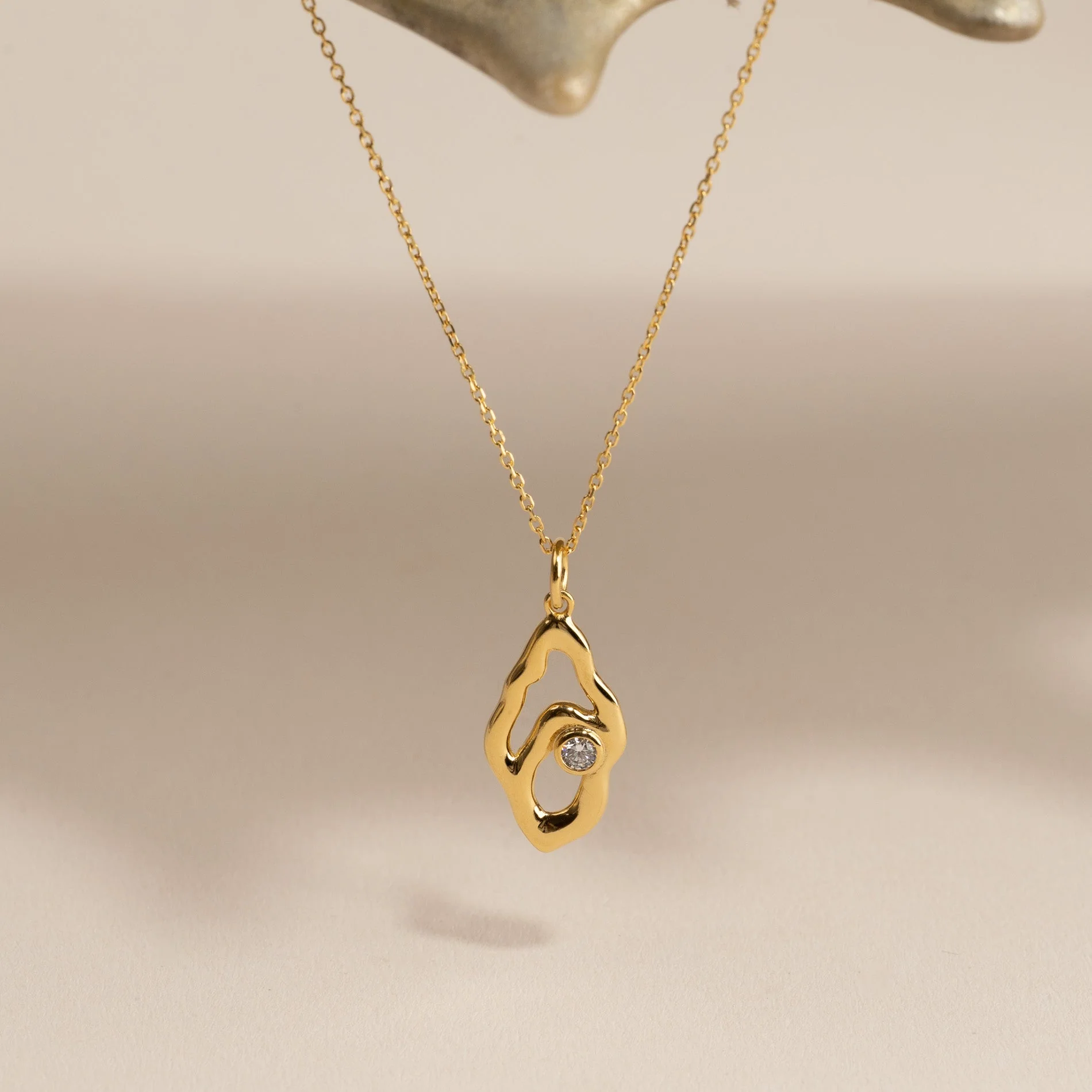 ASTRA CRYSTAL GOLDEN PENDANT - Image 7