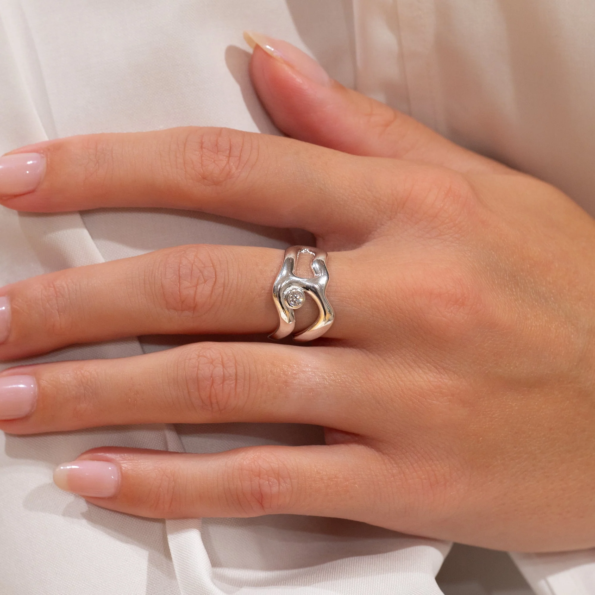 ASTRA CRYSTAL SILVER RING - Image 2