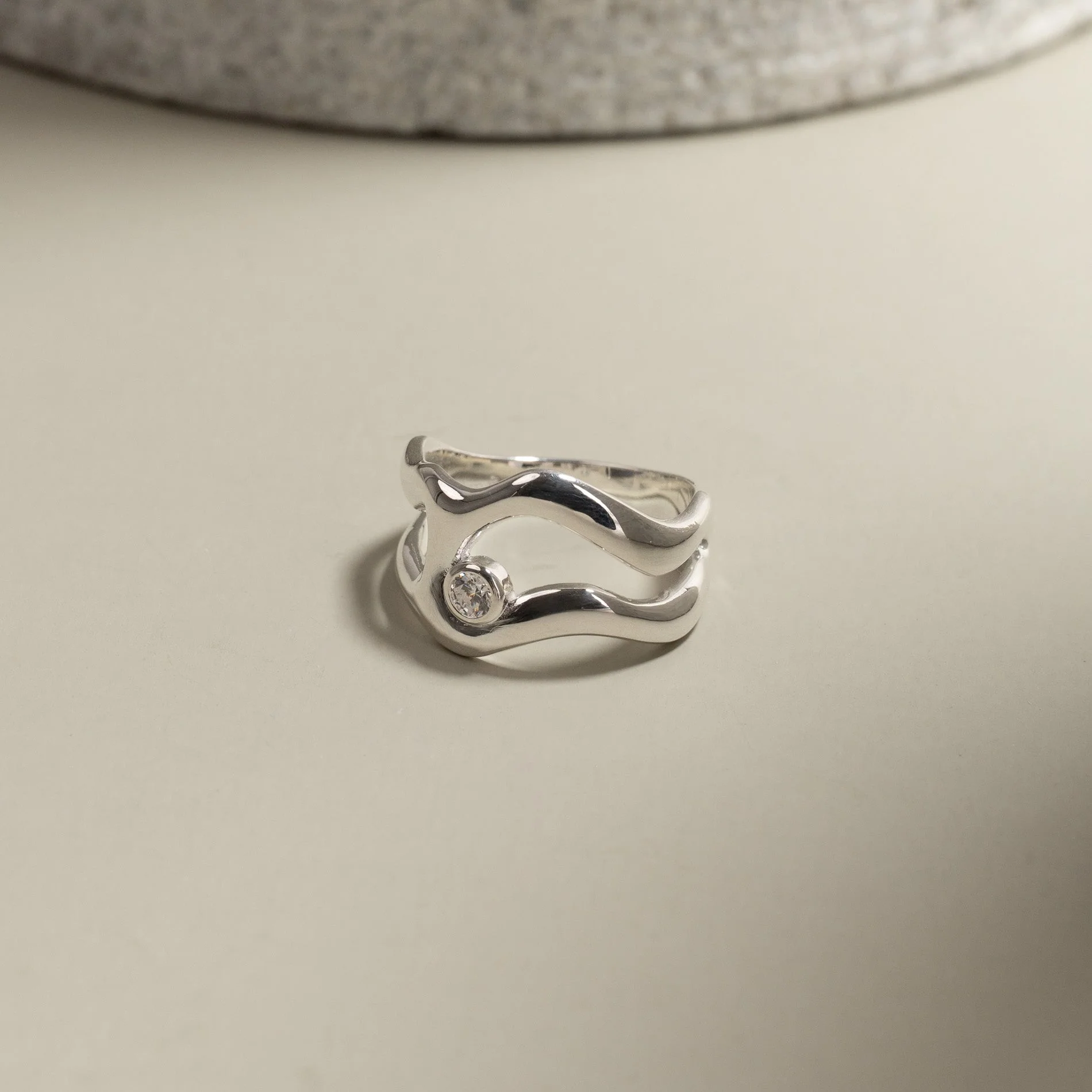 ASTRA CRYSTAL SILVER RING - Image 3