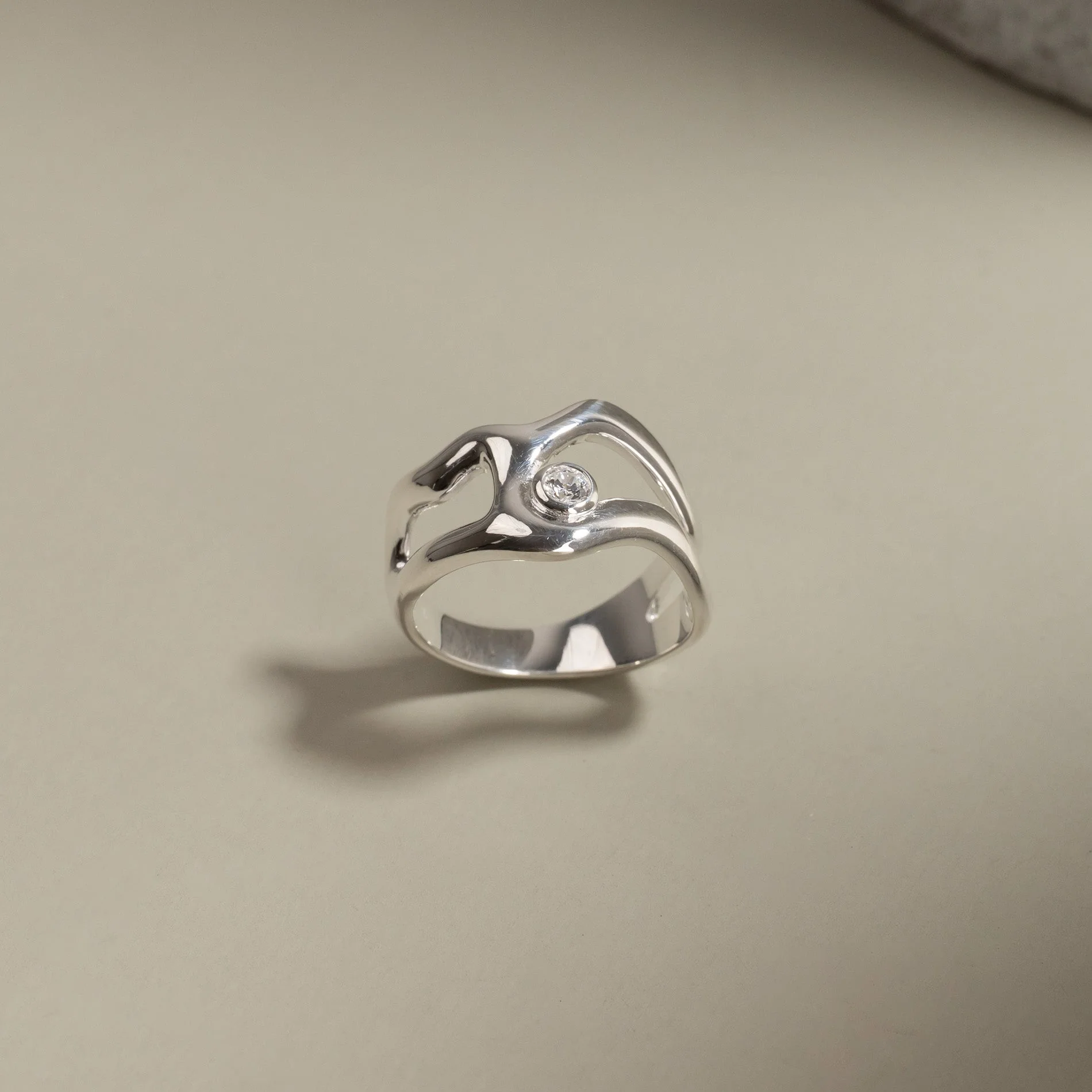 ASTRA CRYSTAL SILVER RING - Image 5