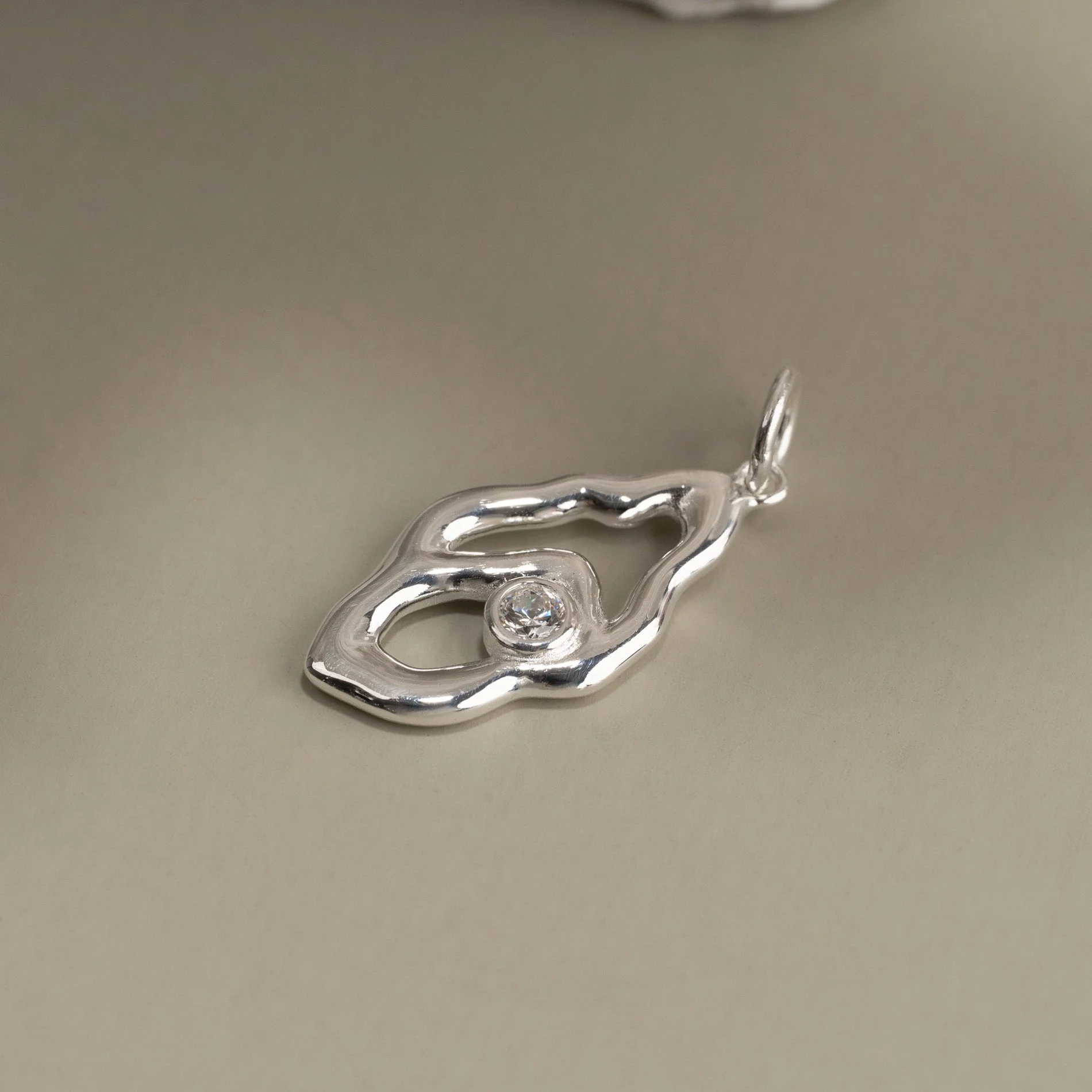 ASTRA CRYSTAL SILVER PENDANT - Image 2
