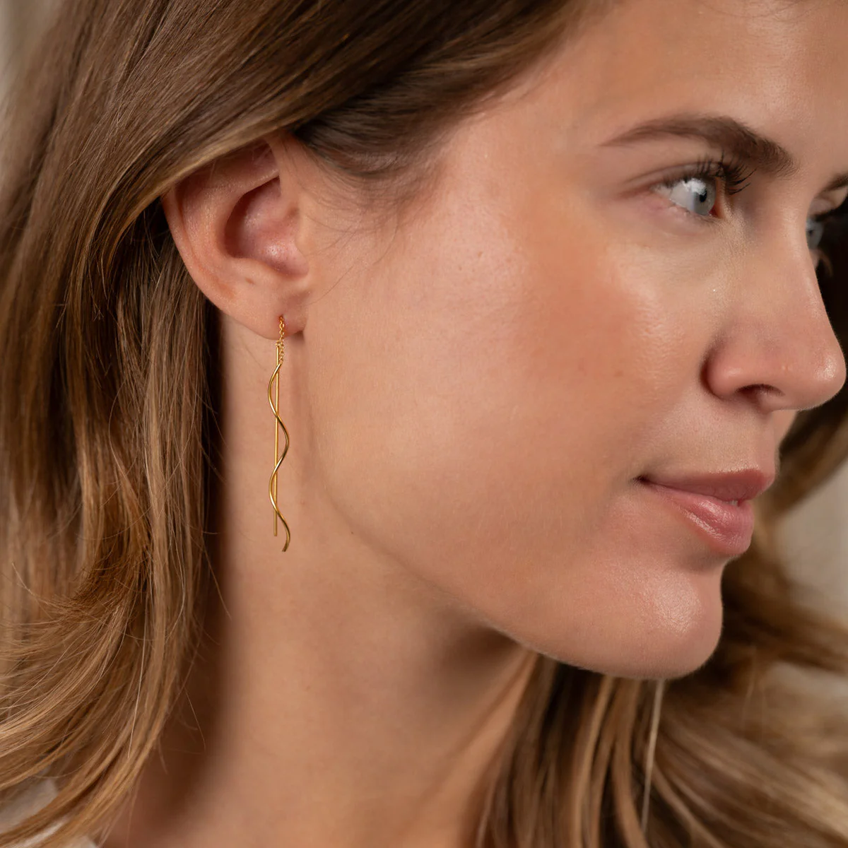 ASTRID GOLDEN EARRING - Image 4