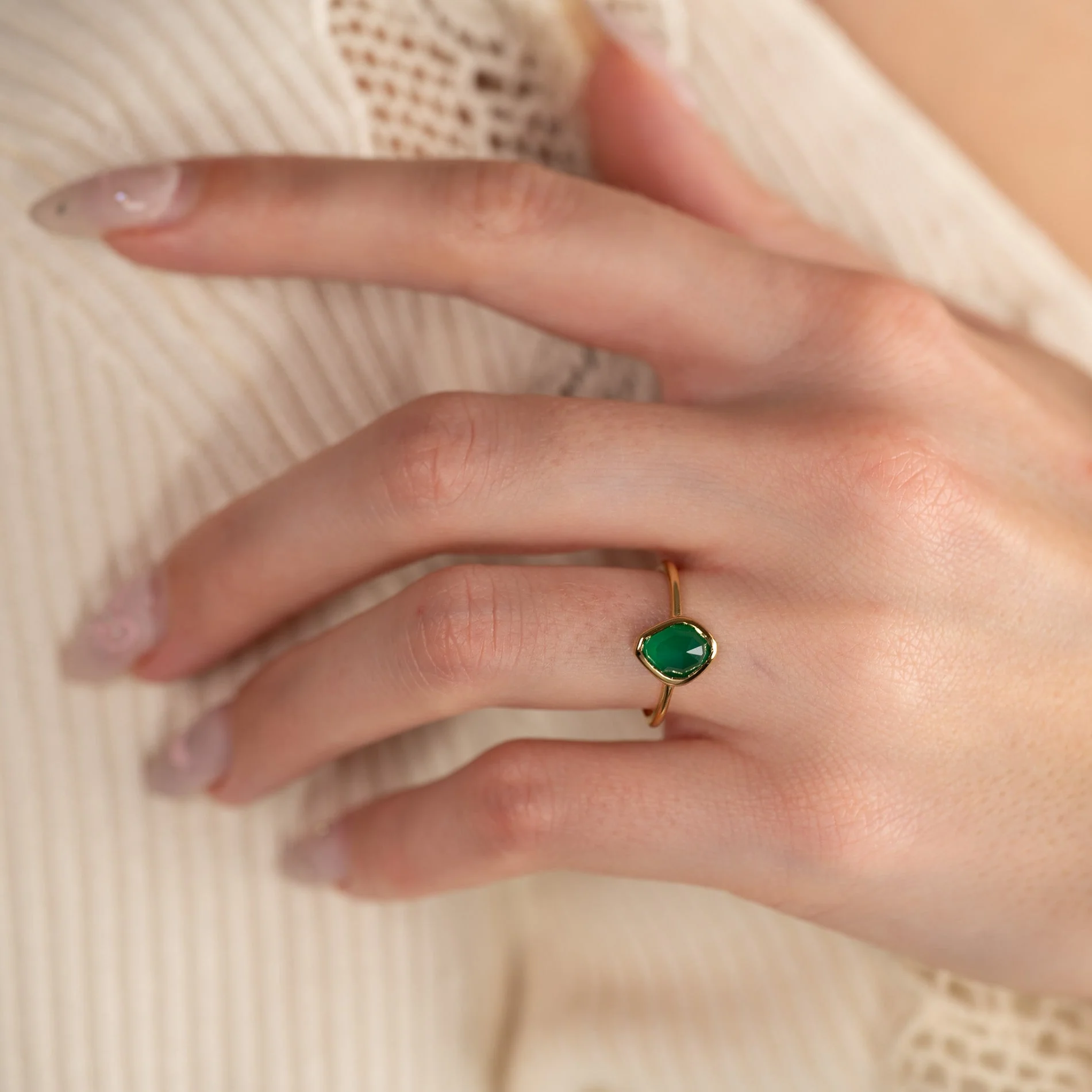 ATHENA GREEN AGATE GOLDEN RING - Image 6