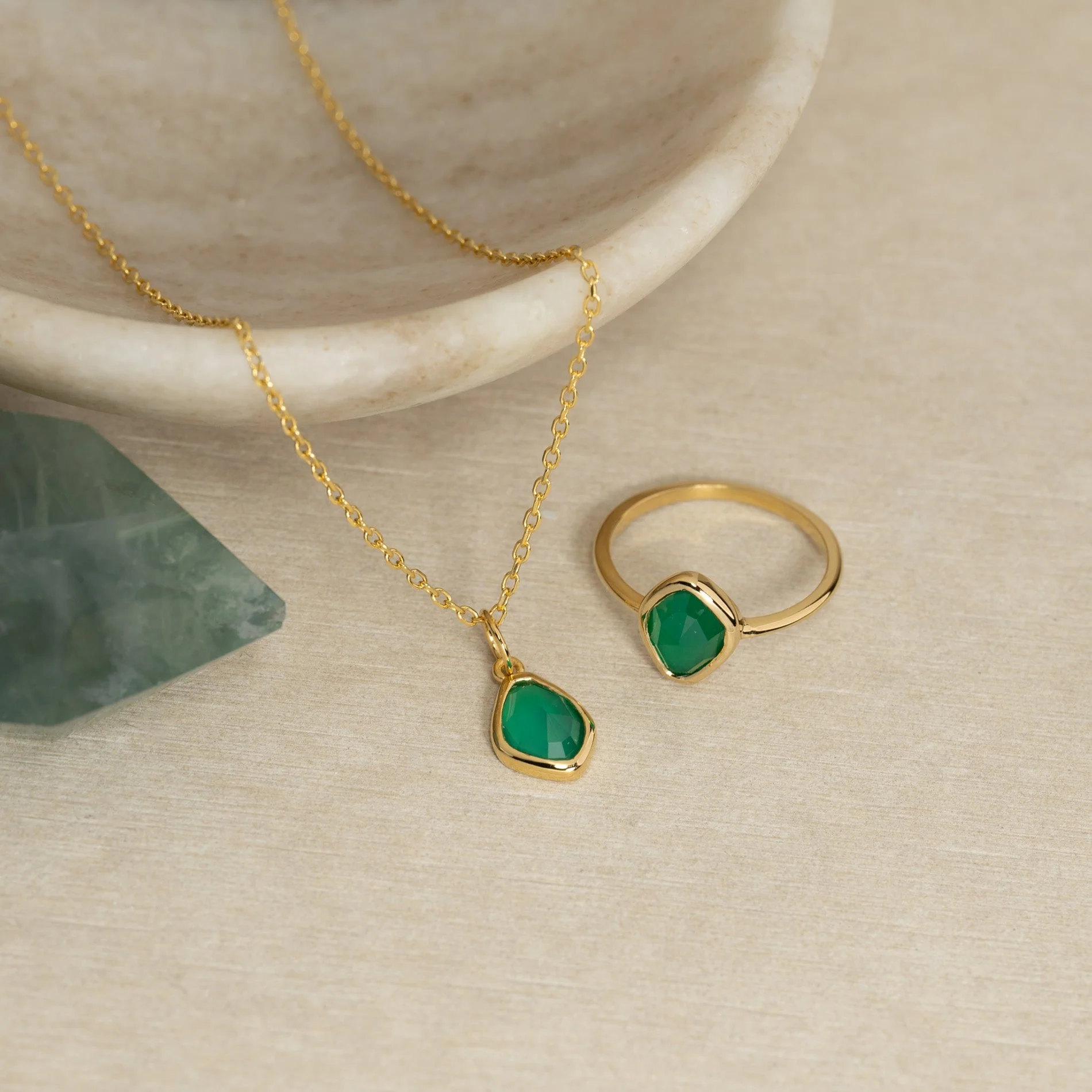 ATHENA GREEN AGATE GOLDEN RING - Image 8