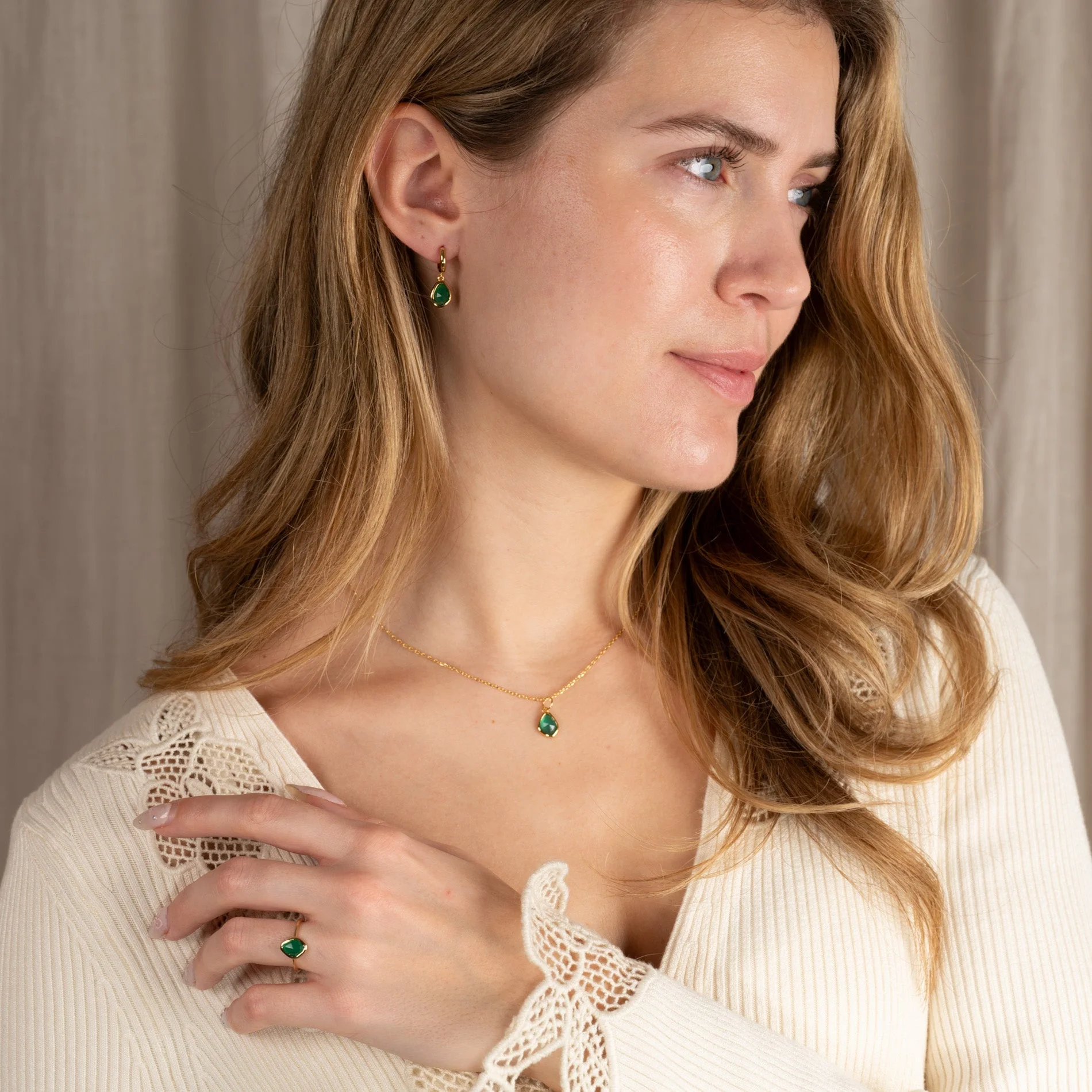 ATHENA GREEN AGATE GOLDEN RING - Image 9