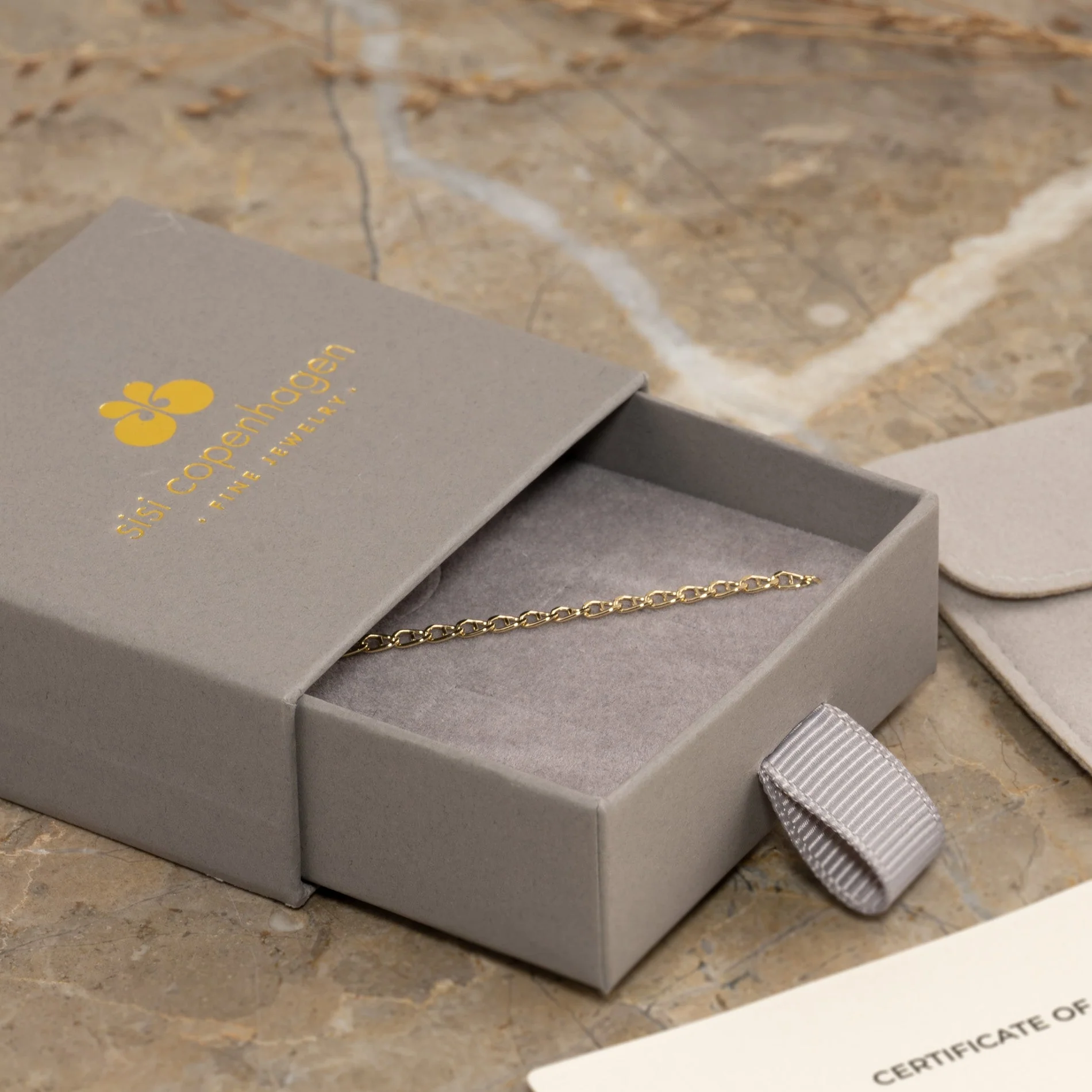 AUDA SOLID GOLD BRACELET - Image 6