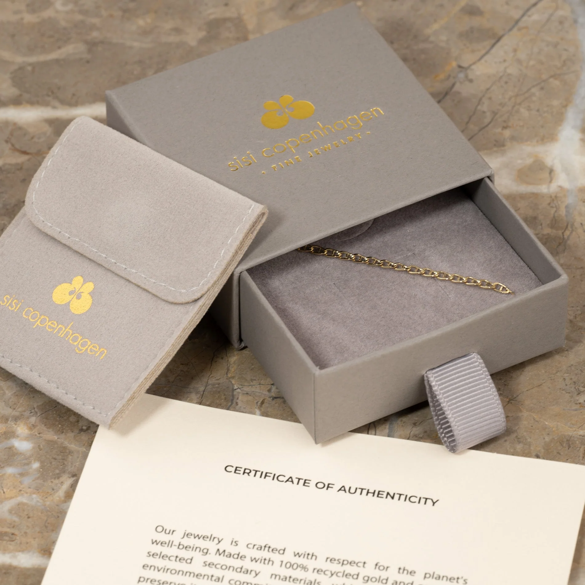 AUDA SOLID GOLD BRACELET - Image 8